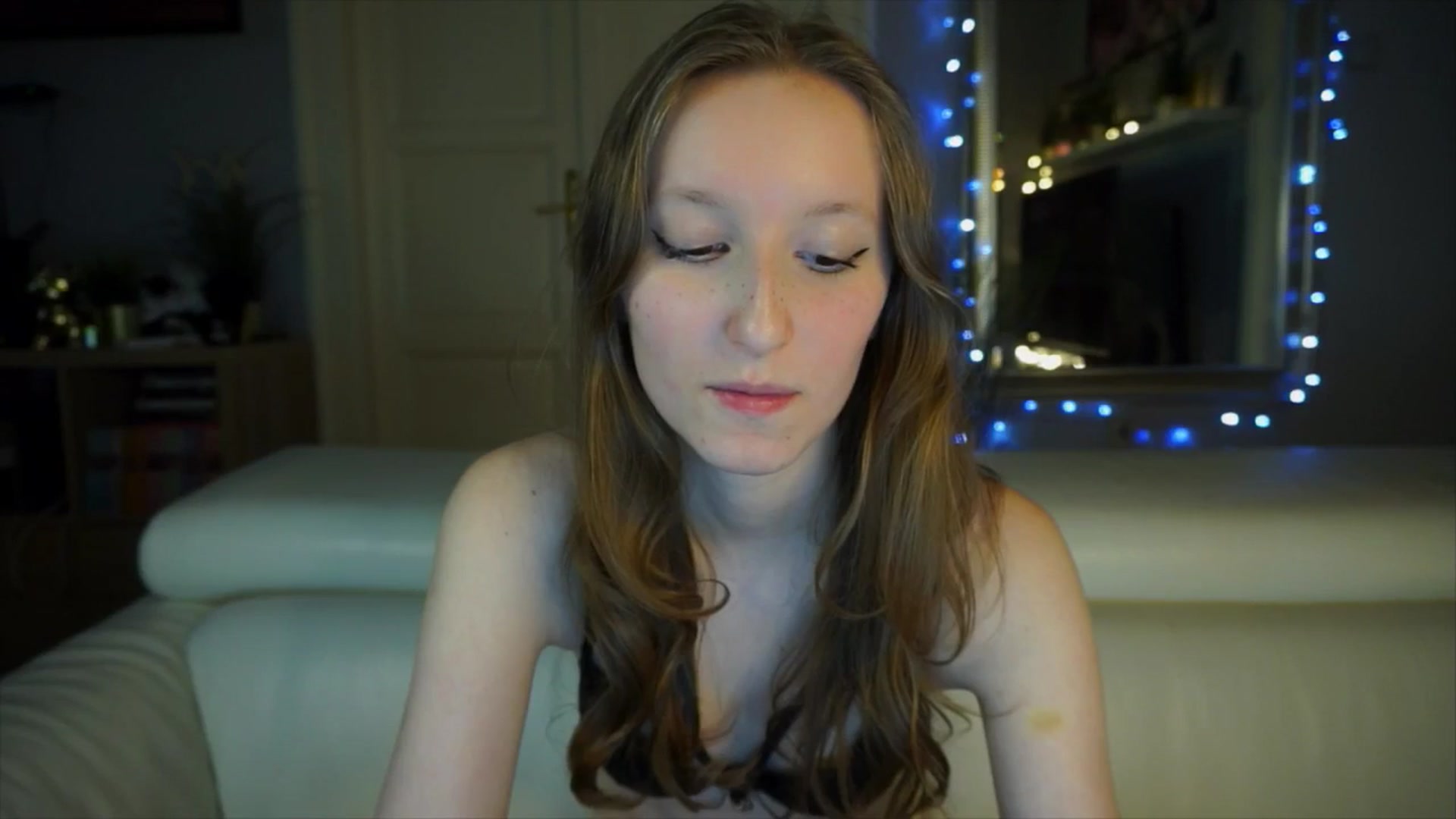 Gallery image thumbnail from Sw33t_g1rl's myfreecams stream on, 04/01/2026, 11:42 image 17 of 20