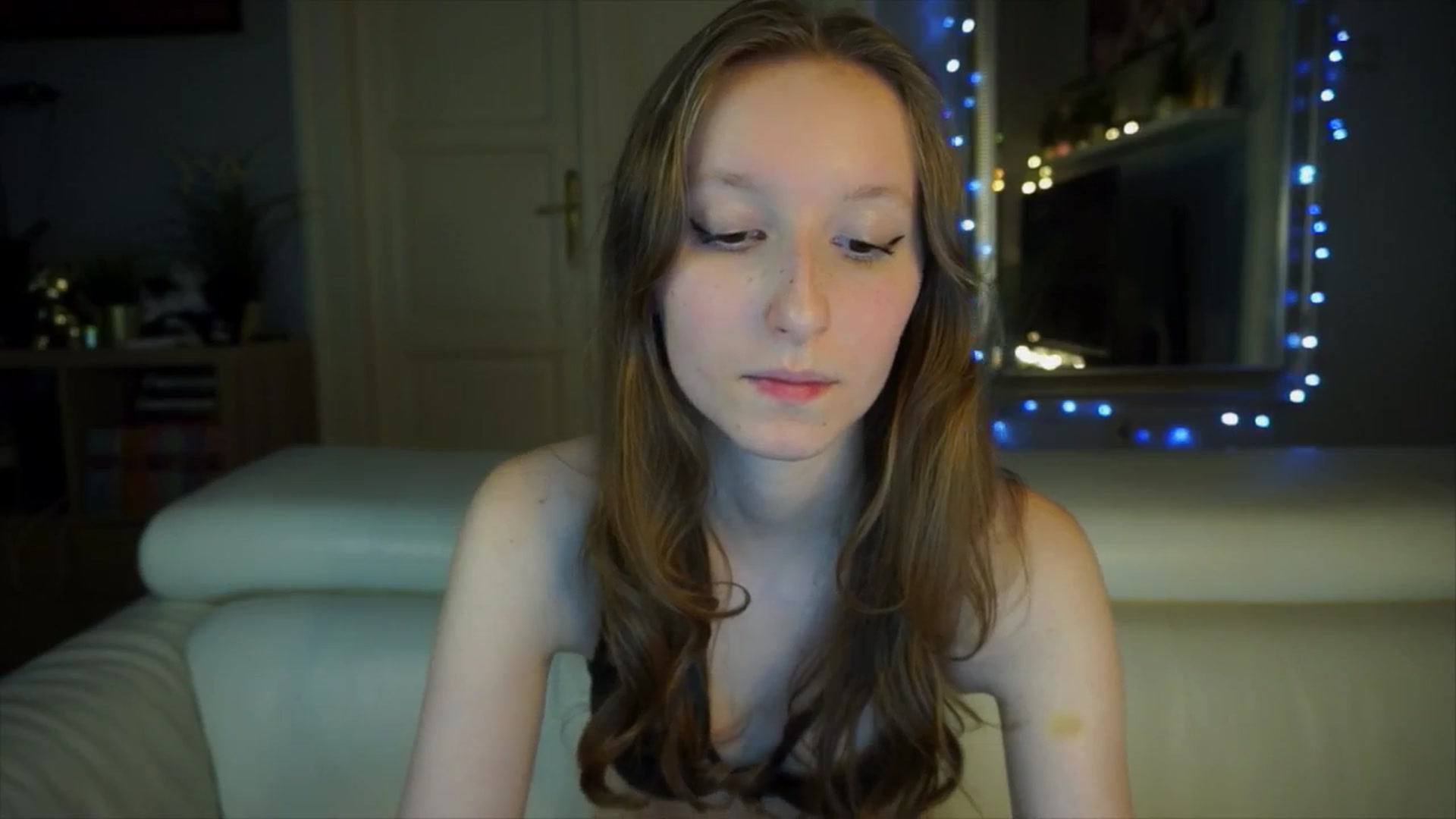 Gallery image thumbnail from Sw33t_g1rl's myfreecams stream on, 04/01/2026, 11:42 image 18 of 20