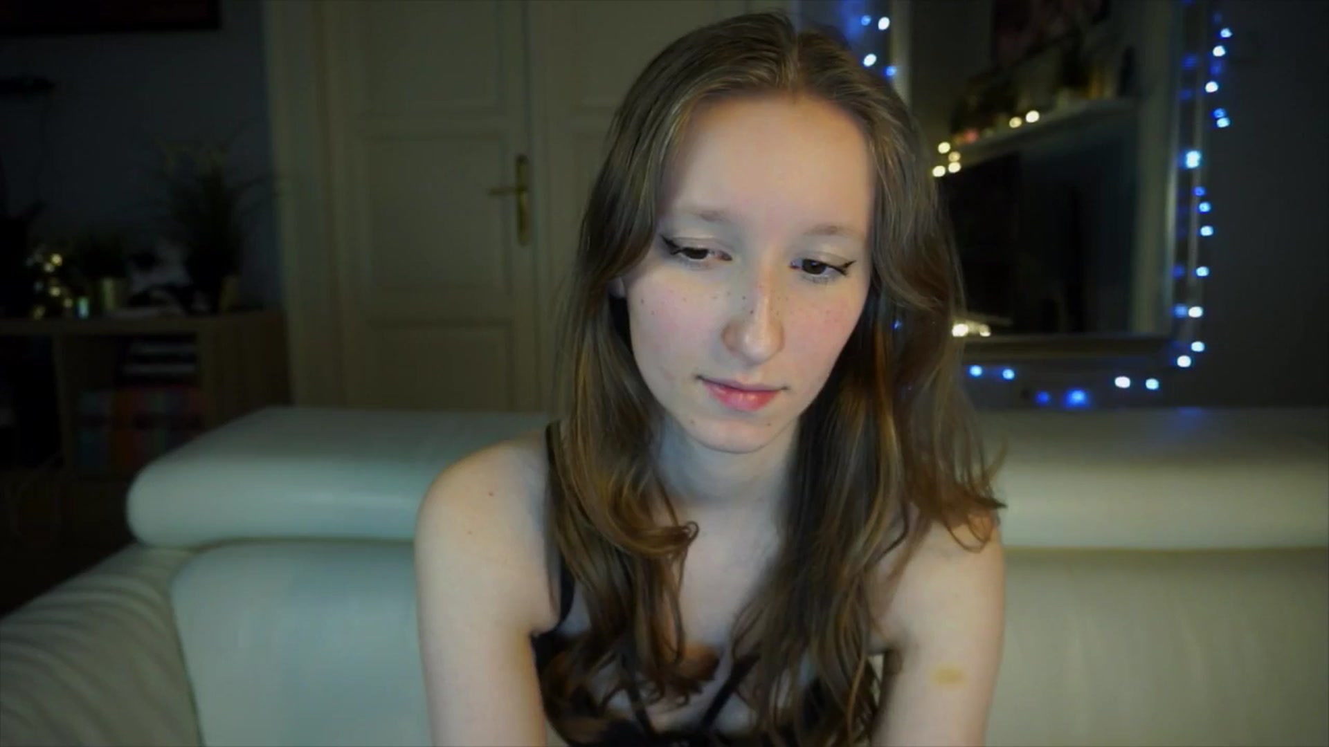 Gallery image thumbnail from Sw33t_g1rl's myfreecams stream on, 04/01/2026, 11:42 image 11 of 20