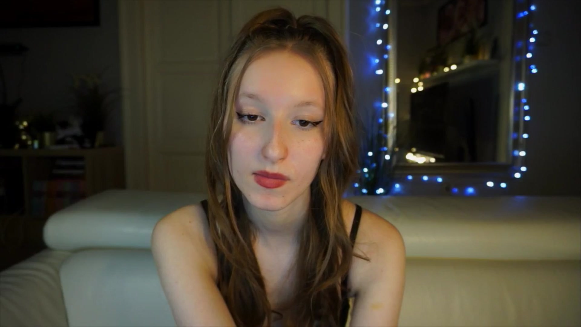Gallery image thumbnail from Sw33t_g1rl's myfreecams stream on, 04/02/2026, 17:29 image 19 of 20