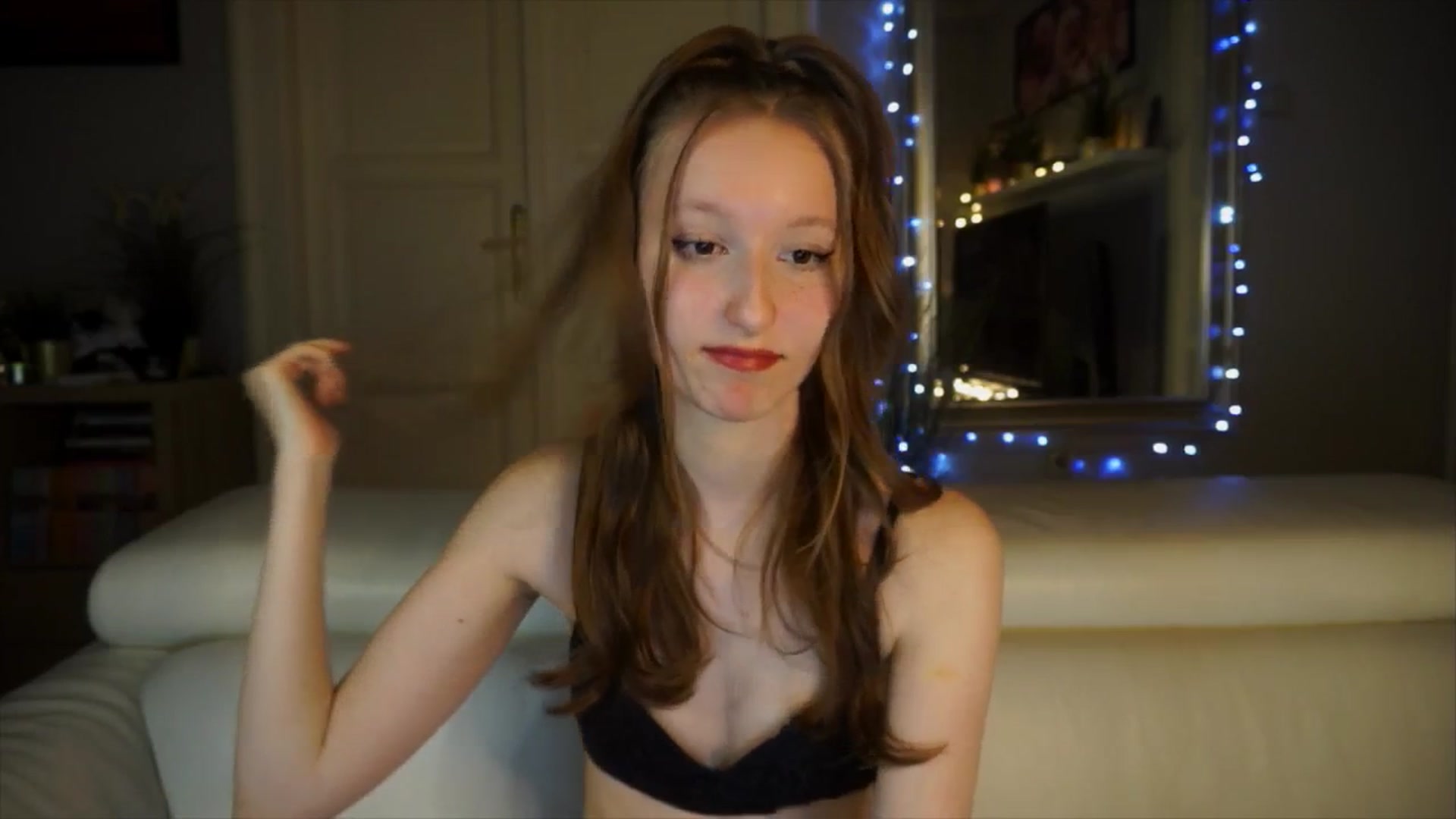 Gallery image thumbnail from Sw33t_g1rl's myfreecams stream on, 04/02/2026, 17:29 image 3 of 20
