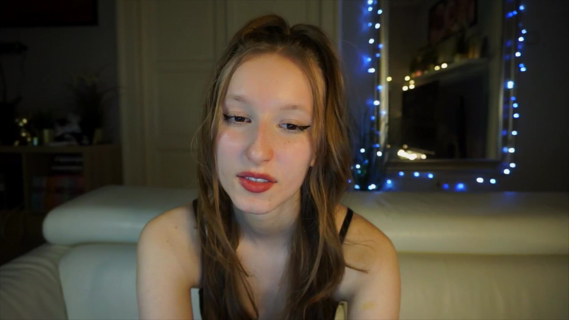 Gallery image thumbnail from Sw33t_g1rl's myfreecams stream on, 04/02/2026, 17:29 image 20 of 20