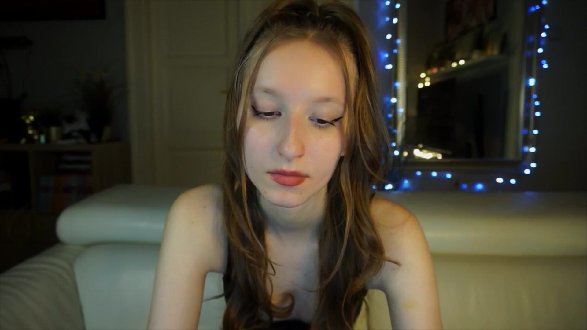 Gallery image thumbnail from Sw33t_g1rl's myfreecams stream on, 04/02/2026, 18:21 image 6 of 20