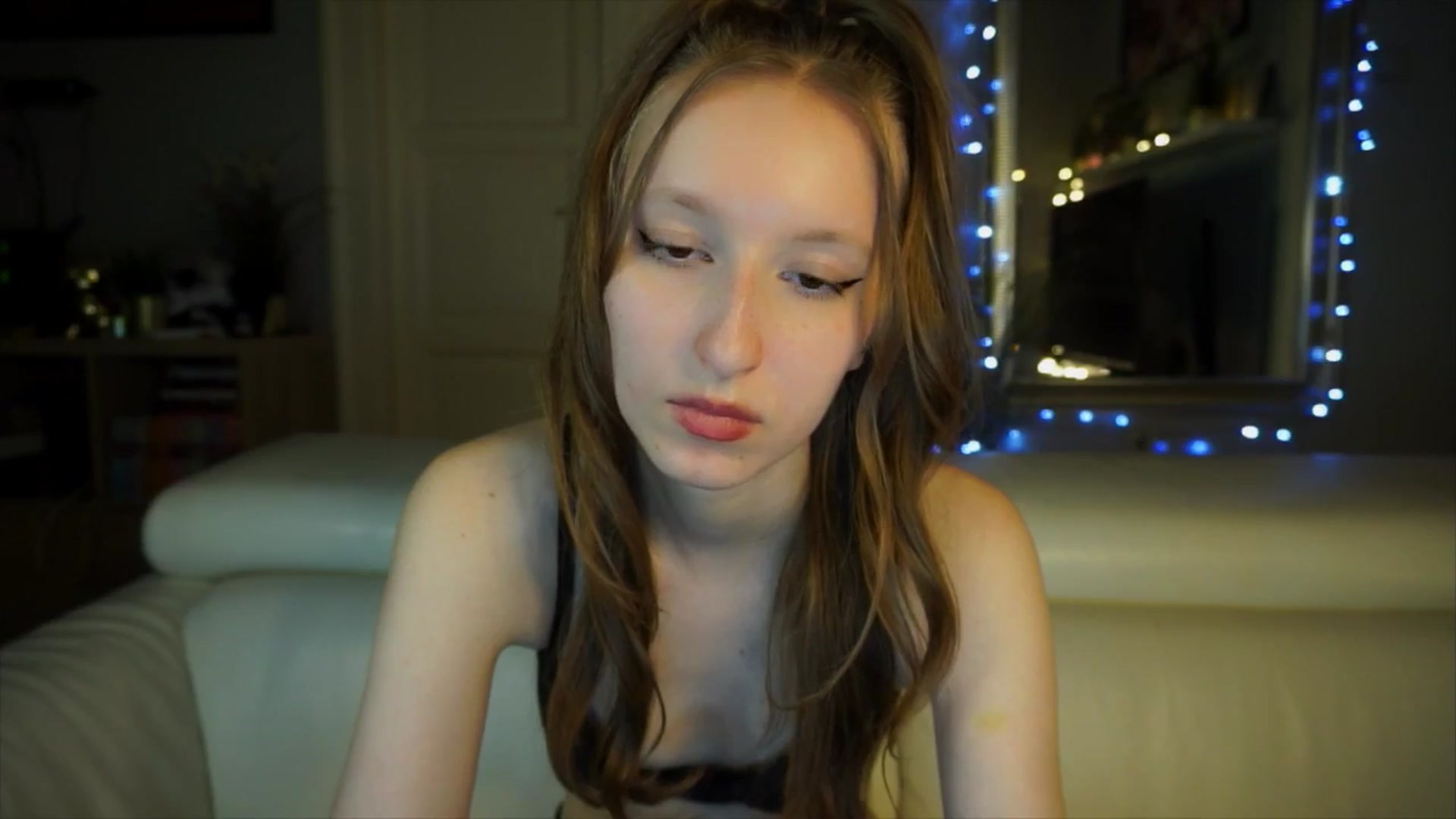 Gallery image thumbnail from Sw33t_g1rl's myfreecams stream on, 04/02/2026, 18:21 image 20 of 20
