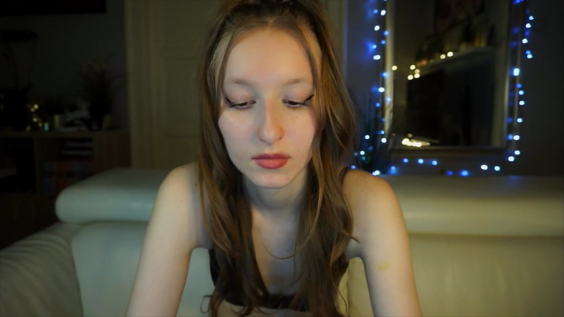 Gallery image thumbnail from Sw33t_g1rl's myfreecams stream on, 04/02/2026, 18:21 image 18 of 20