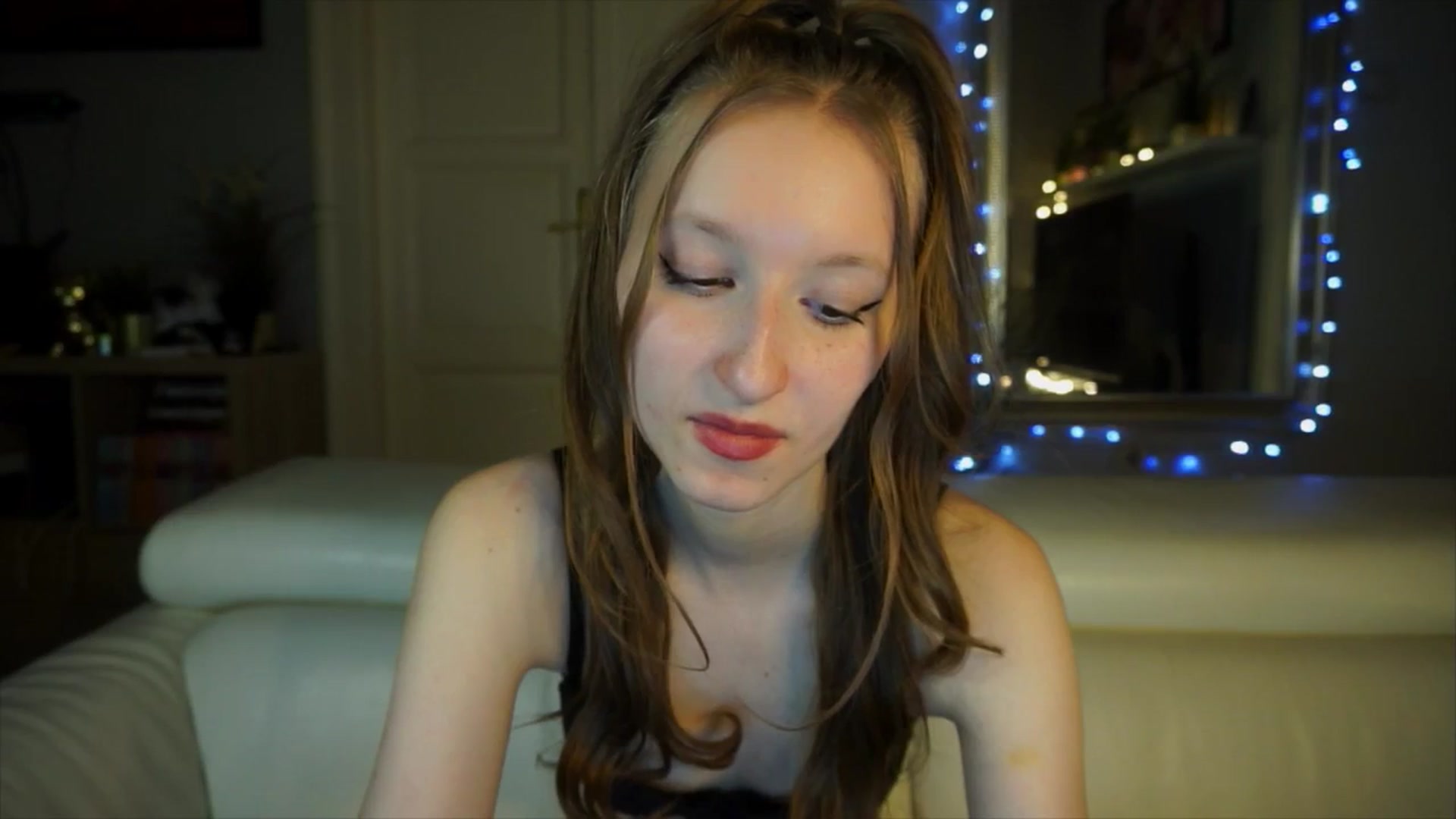 Gallery image thumbnail from Sw33t_g1rl's myfreecams stream on, 04/02/2026, 18:21 image 2 of 20