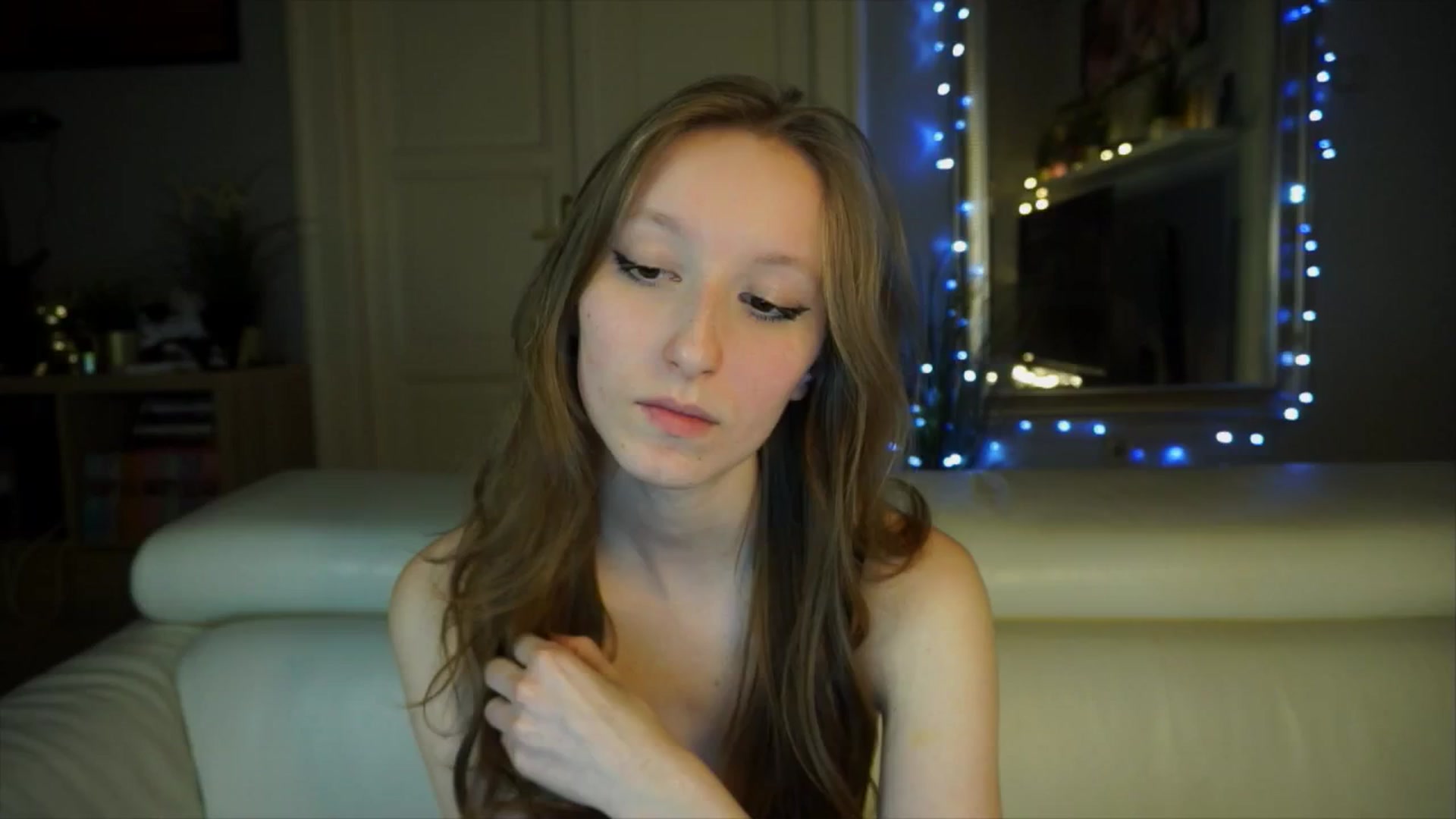 Gallery image thumbnail from Sw33t_g1rl's myfreecams stream on, 04/03/2026, 19:07 image 15 of 20