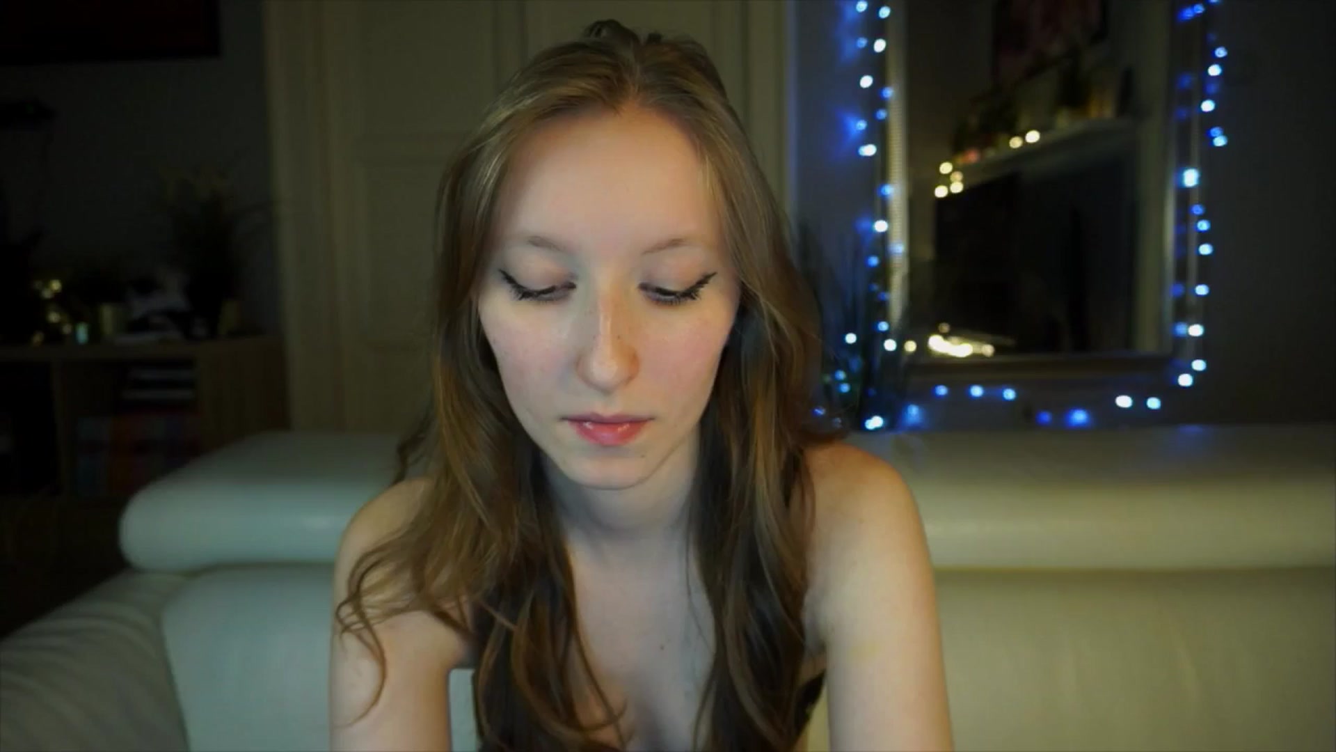 Gallery image thumbnail from Sw33t_g1rl's myfreecams stream on, 04/03/2026, 19:07 image 13 of 20