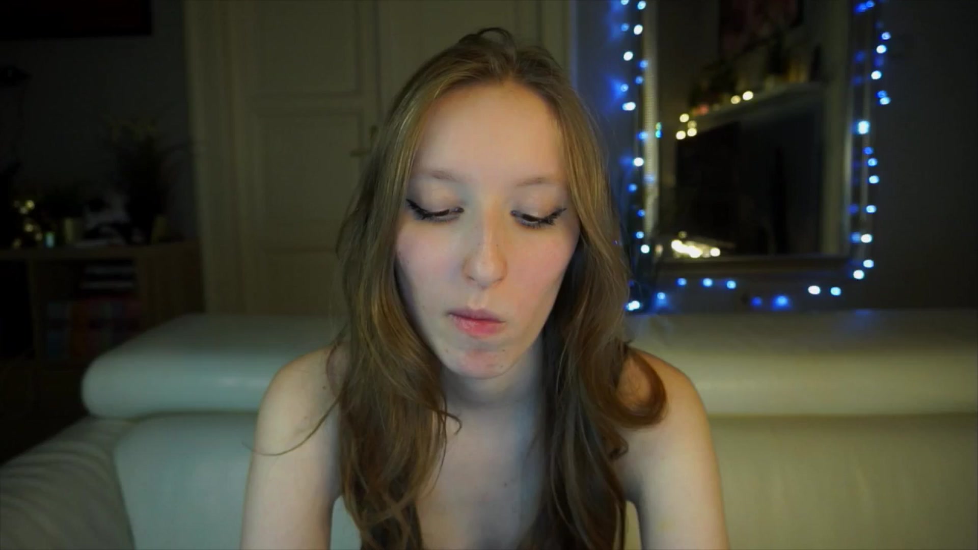 Gallery image thumbnail from Sw33t_g1rl's myfreecams stream on, 04/03/2026, 19:07 image 17 of 20