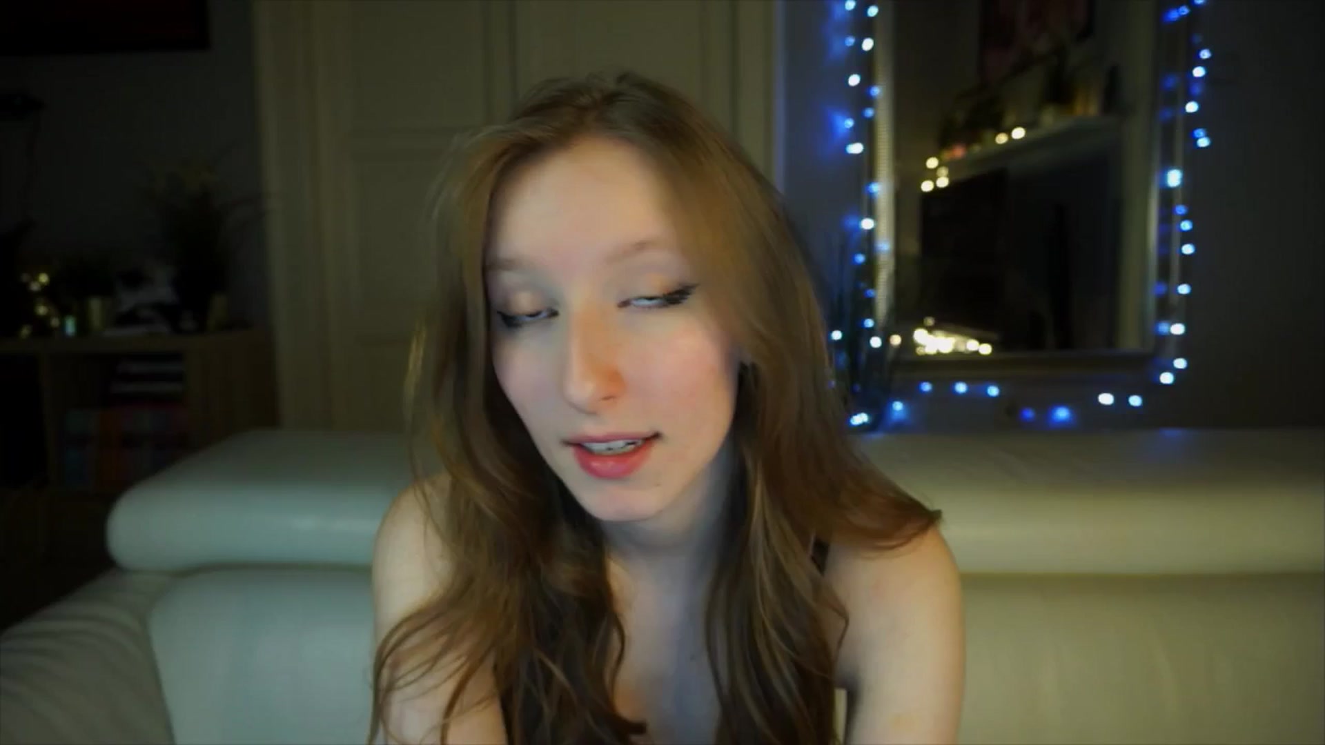 Gallery image thumbnail from Sw33t_g1rl's myfreecams stream on, 04/03/2026, 19:07 image 7 of 20