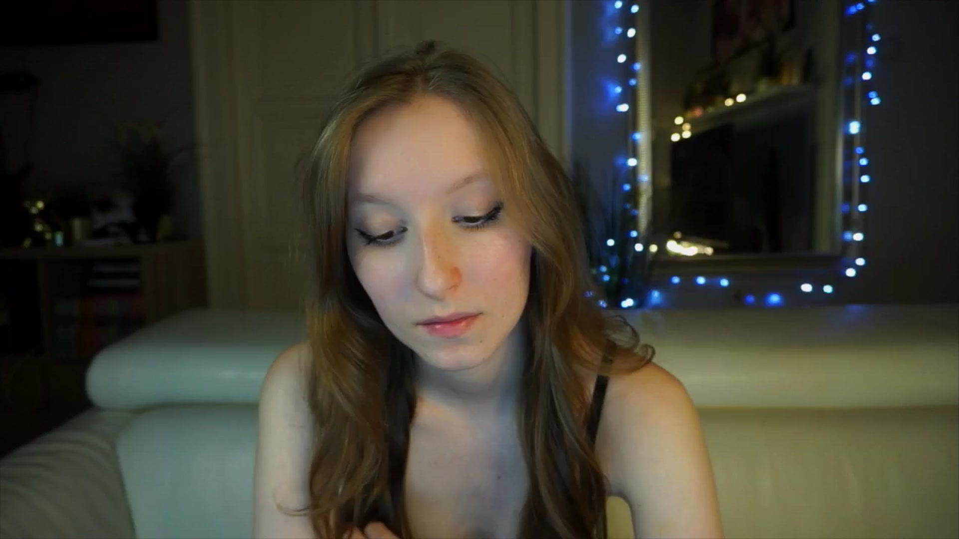 Gallery image thumbnail from Sw33t_g1rl's myfreecams stream on, 04/03/2026, 19:07 image 14 of 20