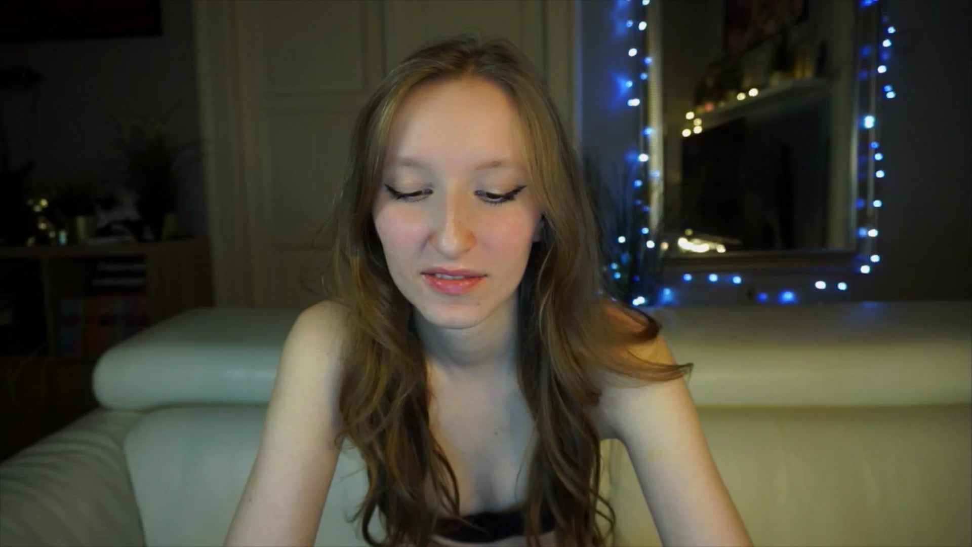 Gallery image thumbnail from Sw33t_g1rl's myfreecams stream on, 04/03/2026, 19:07 image 19 of 20