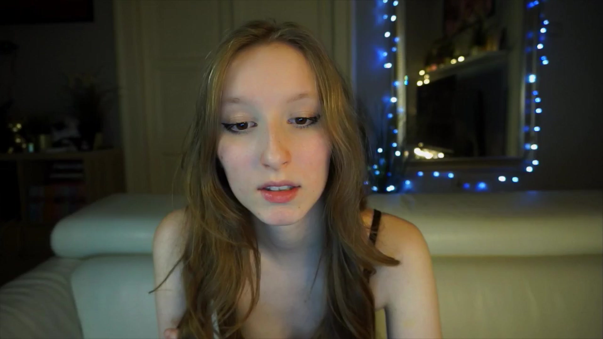 Gallery image thumbnail from Sw33t_g1rl's myfreecams stream on, 04/03/2026, 19:07 image 16 of 20