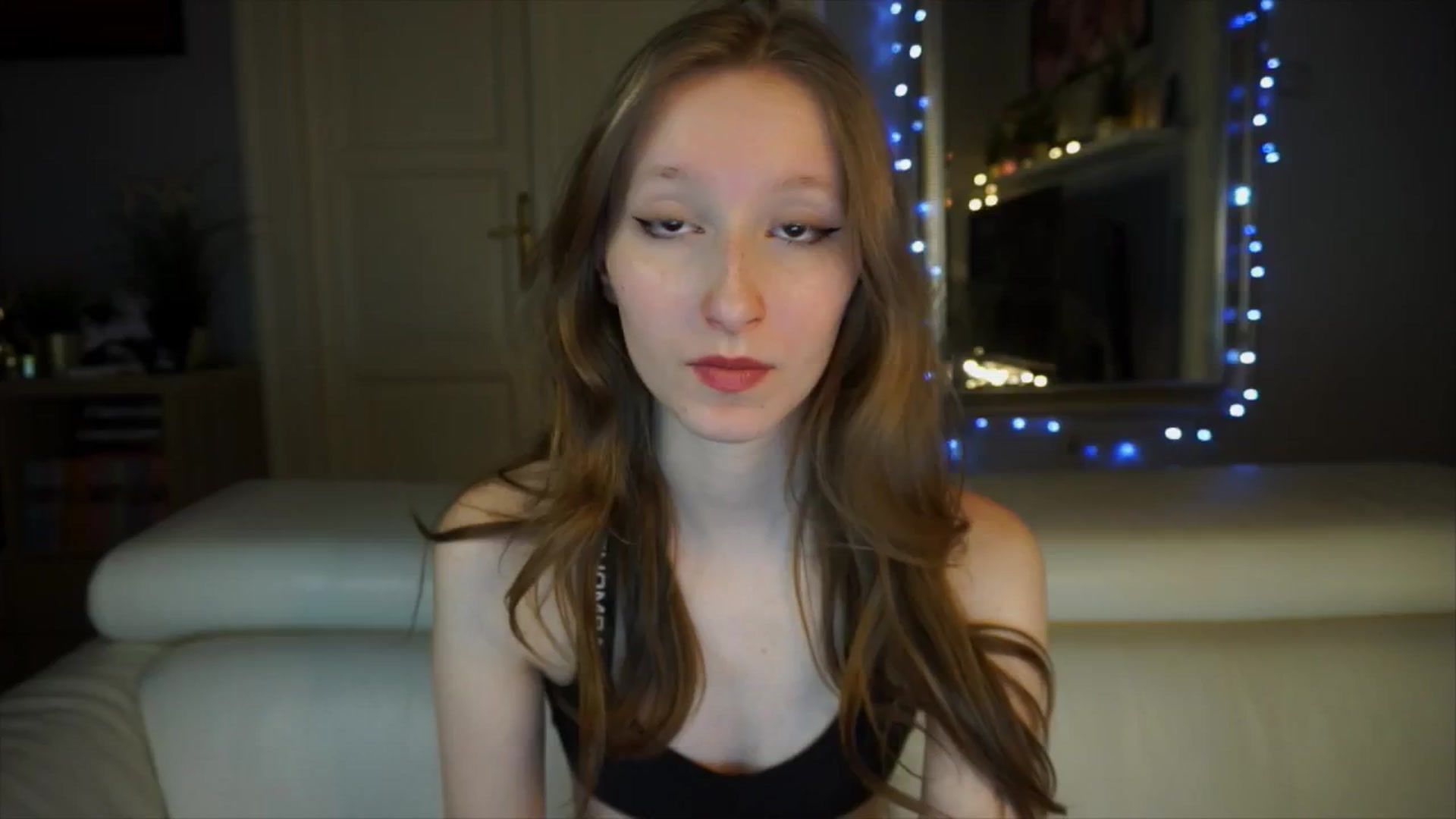 Gallery image thumbnail from Sw33t_g1rl's myfreecams stream on, 04/04/2026, 18:43 image 1 of 20