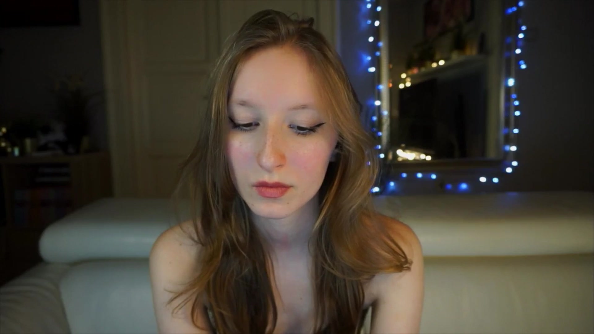 Gallery image thumbnail from Sw33t_g1rl's myfreecams stream on, 04/04/2026, 18:43 image 7 of 20