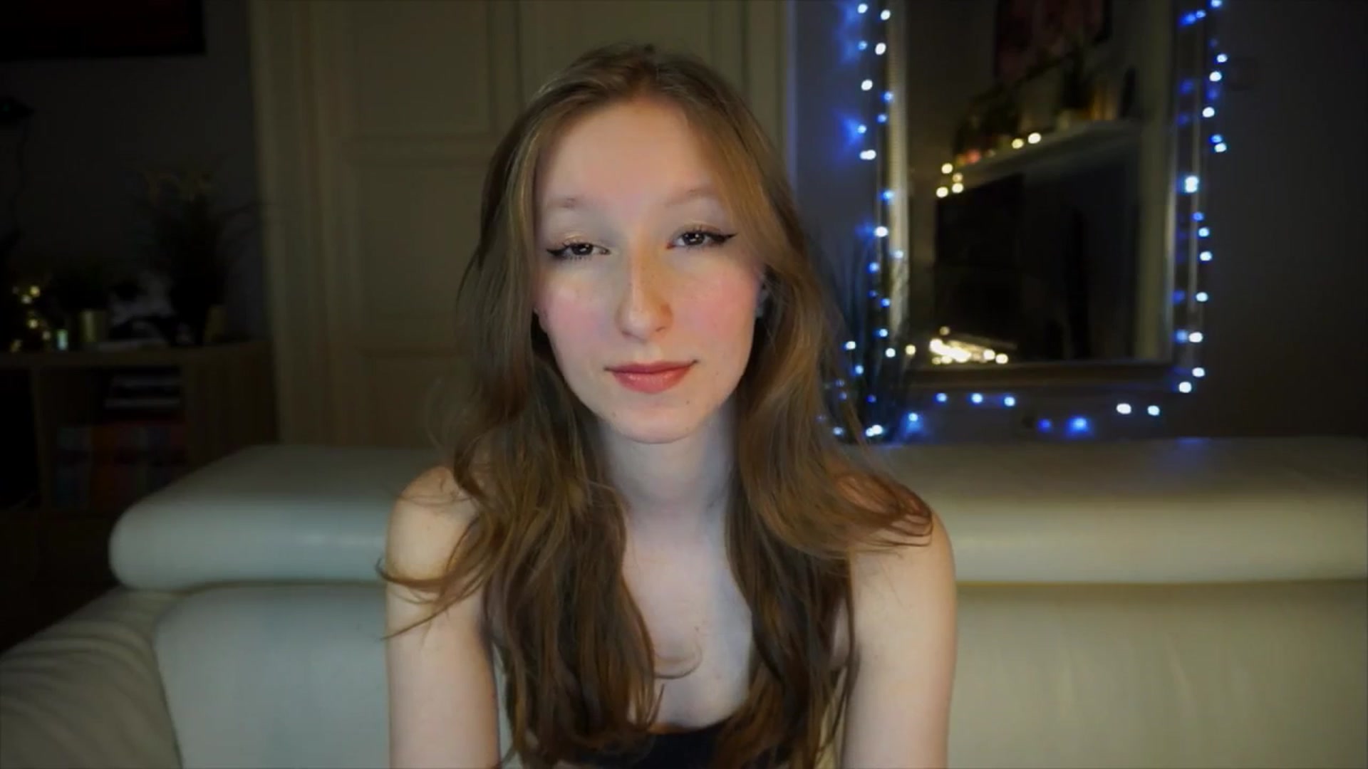 Gallery image thumbnail from Sw33t_g1rl's myfreecams stream on, 04/04/2026, 18:43 image 13 of 20