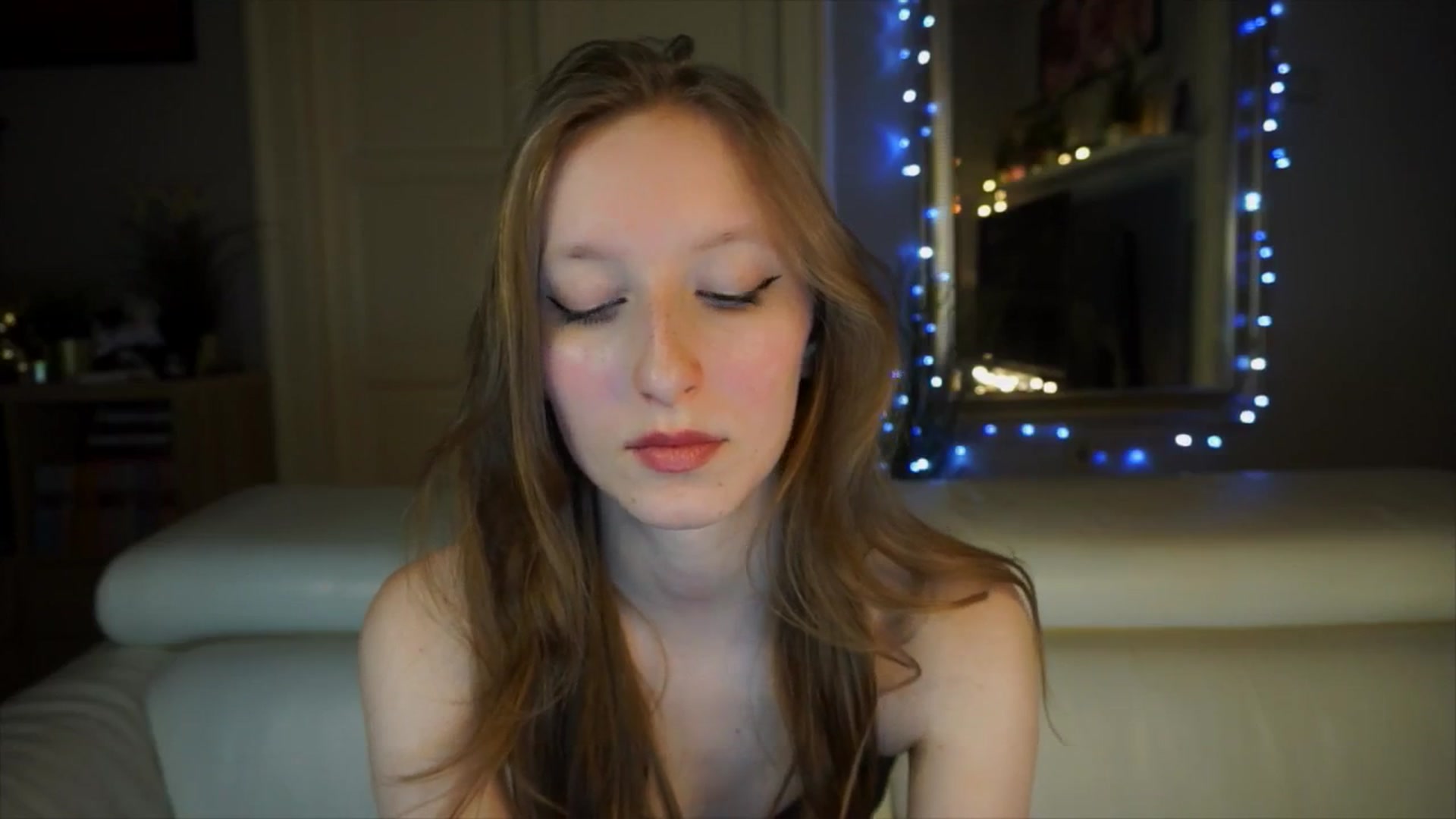 Gallery image thumbnail from Sw33t_g1rl's myfreecams stream on, 04/04/2026, 18:43 image 8 of 20