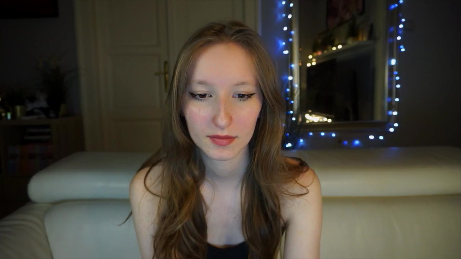 Gallery image thumbnail from Sw33t_g1rl's myfreecams stream on, 04/04/2026, 18:43 image 4 of 20