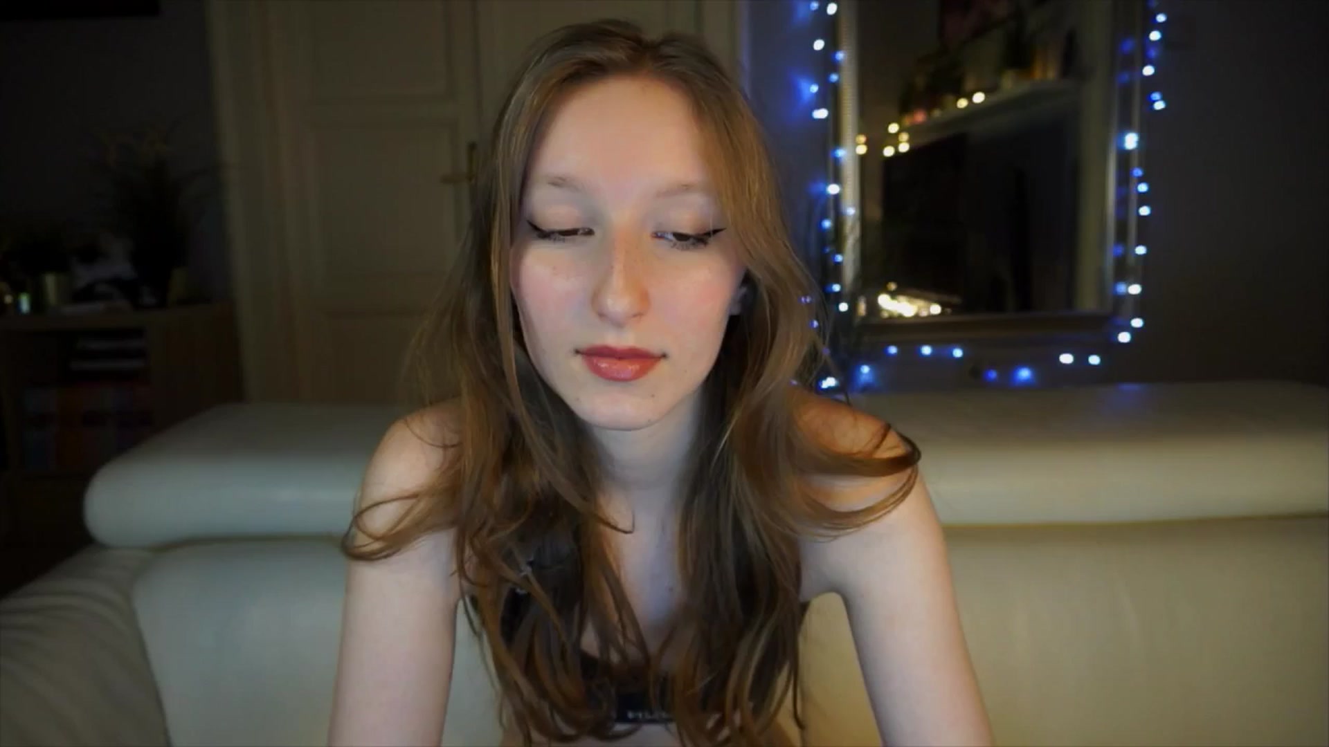 Gallery image thumbnail from Sw33t_g1rl's myfreecams stream on, 04/04/2026, 20:30 image 11 of 20