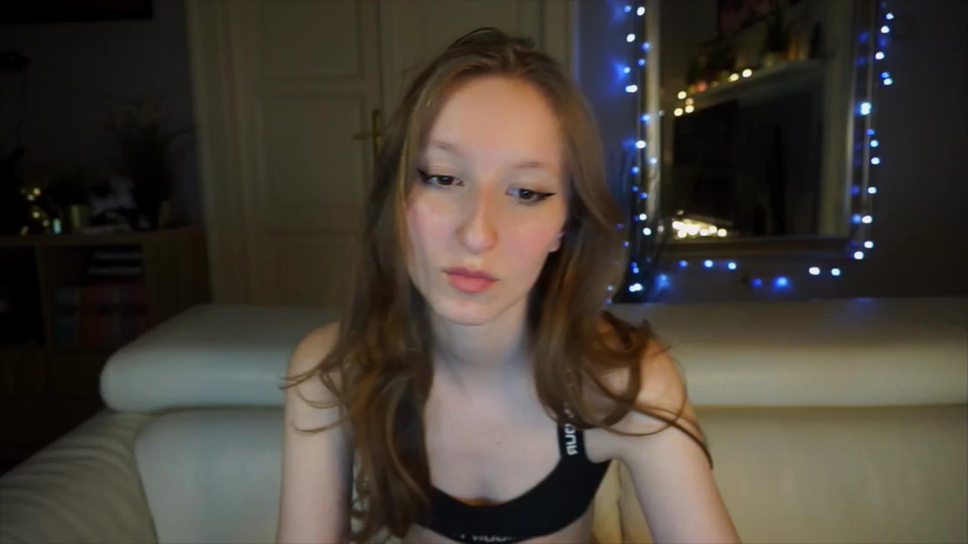 Gallery image thumbnail from Sw33t_g1rl's myfreecams stream on, 04/04/2026, 20:30 image 5 of 20