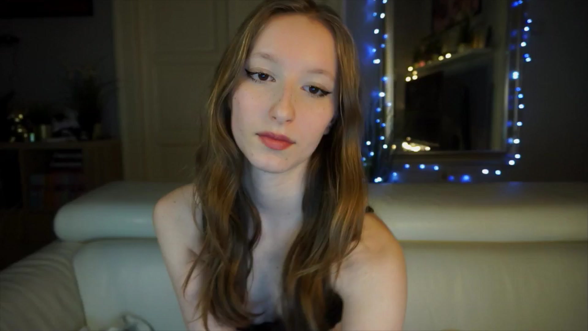 Gallery image thumbnail from Sw33t_g1rl's myfreecams stream on, 04/05/2026, 18:38 image 2 of 20