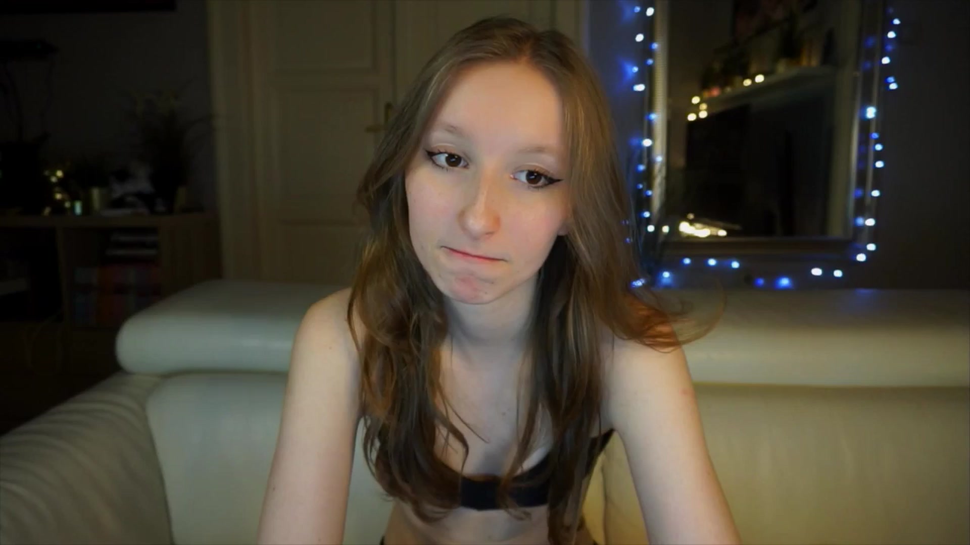 Gallery image thumbnail from Sw33t_g1rl's myfreecams stream on, 04/06/2026, 18:12 image 13 of 20