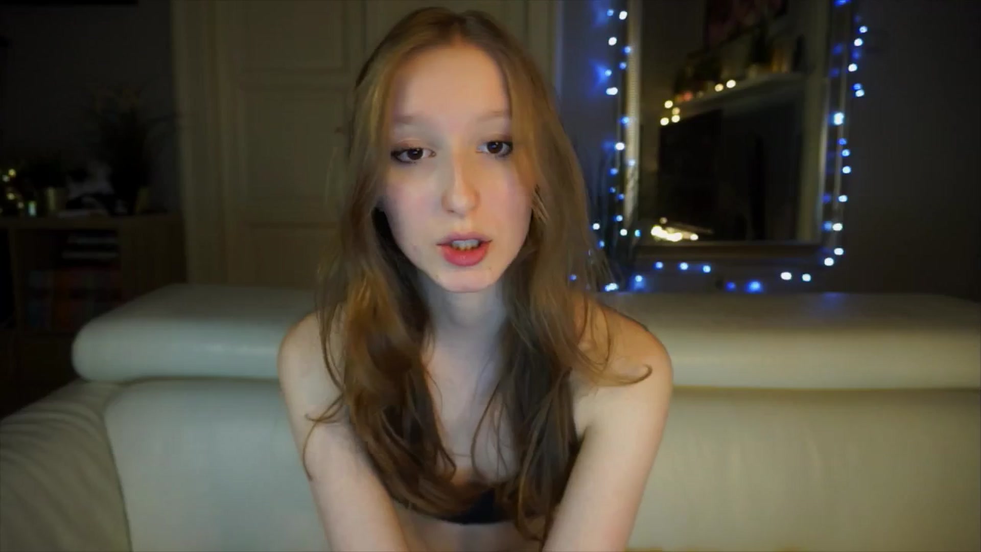 Gallery image thumbnail from Sw33t_g1rl's myfreecams stream on, 04/06/2026, 18:12 image 17 of 20