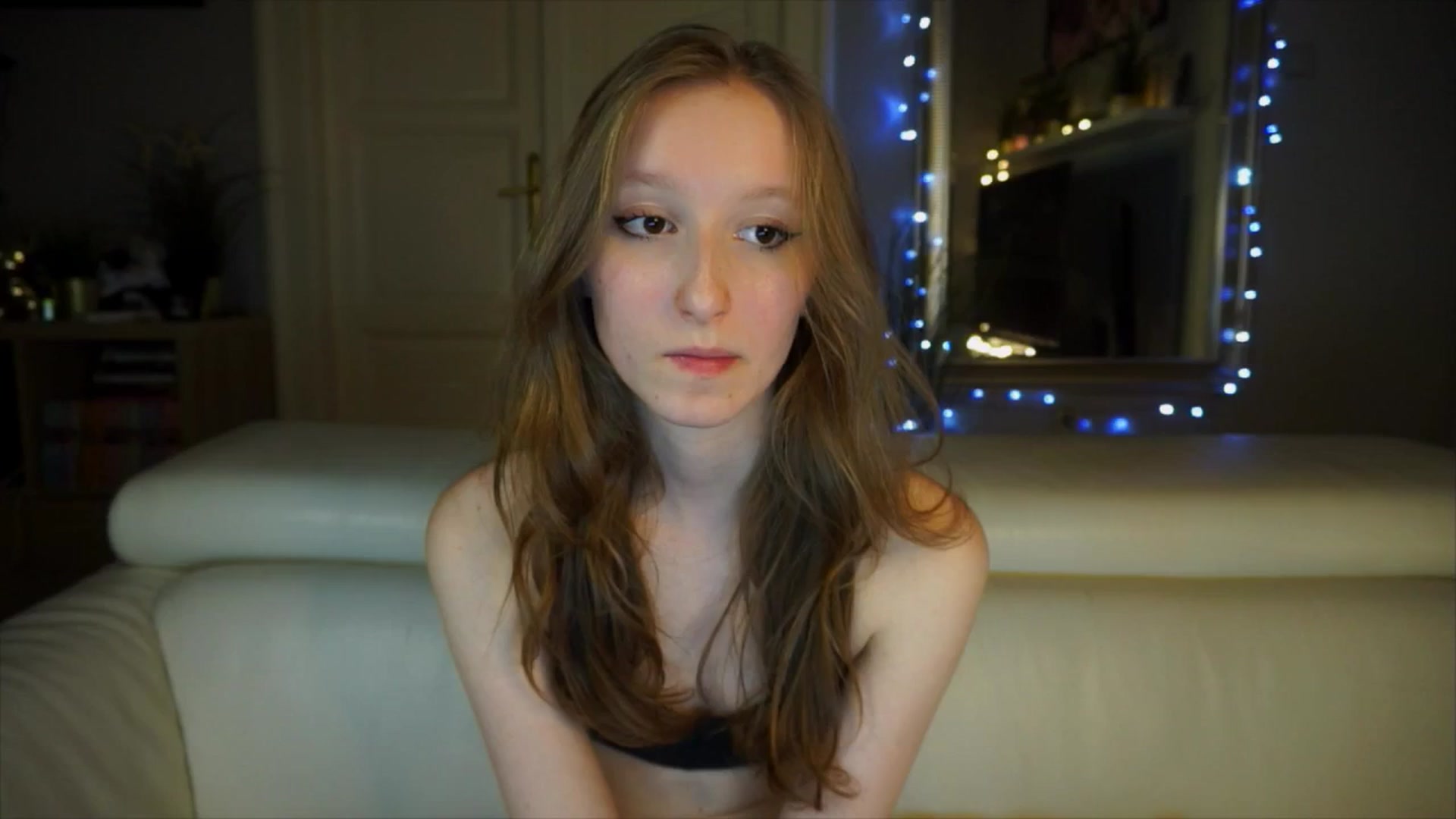 Gallery image thumbnail from Sw33t_g1rl's myfreecams stream on, 04/06/2026, 18:12 image 18 of 20