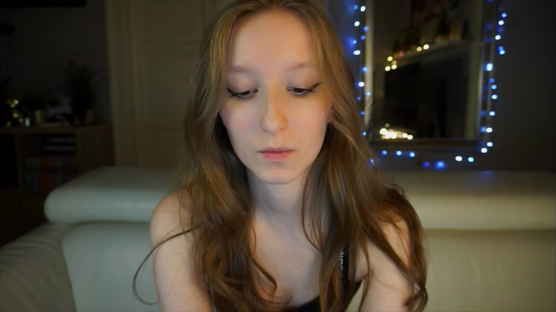 Gallery image thumbnail from Sw33t_g1rl's myfreecams stream on, 04/06/2026, 18:12 image 2 of 20
