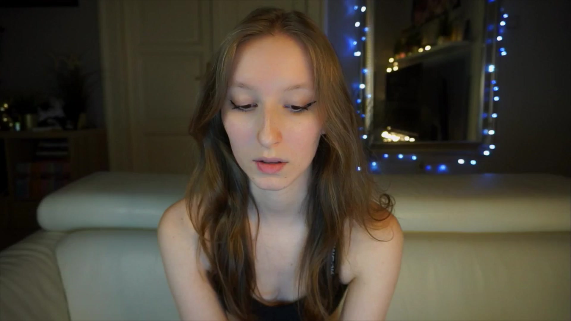 Gallery image thumbnail from Sw33t_g1rl's myfreecams stream on, 04/06/2026, 18:12 image 6 of 20