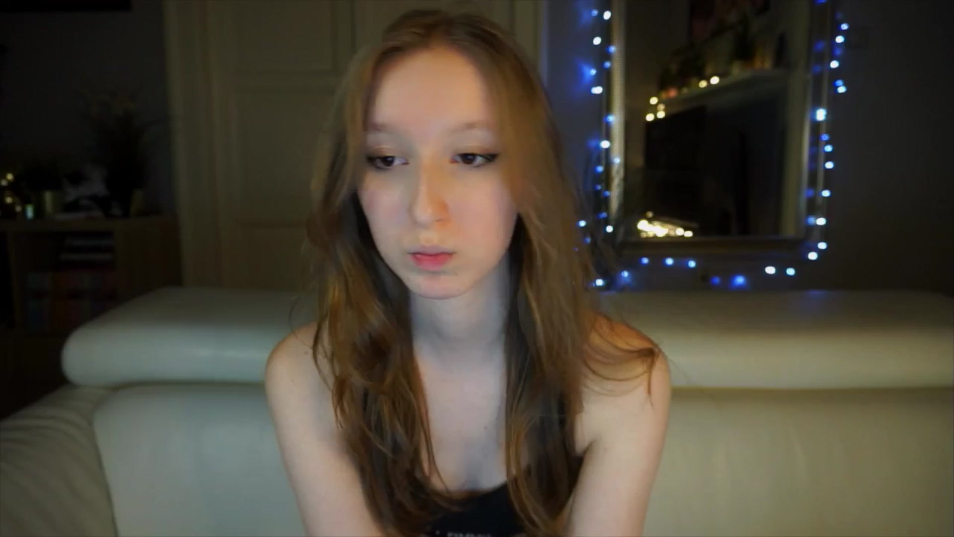 Gallery image thumbnail from Sw33t_g1rl's myfreecams stream on, 04/06/2026, 18:12 image 7 of 20