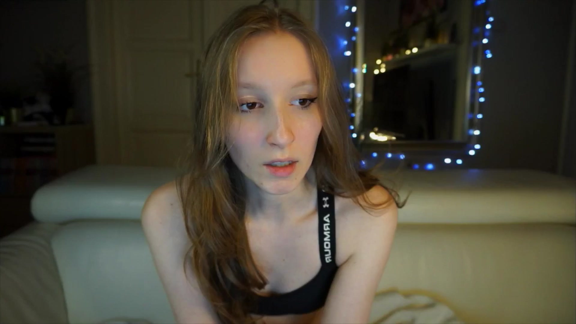 Gallery image thumbnail from Sw33t_g1rl's myfreecams stream on, 04/06/2026, 19:11 image 6 of 20