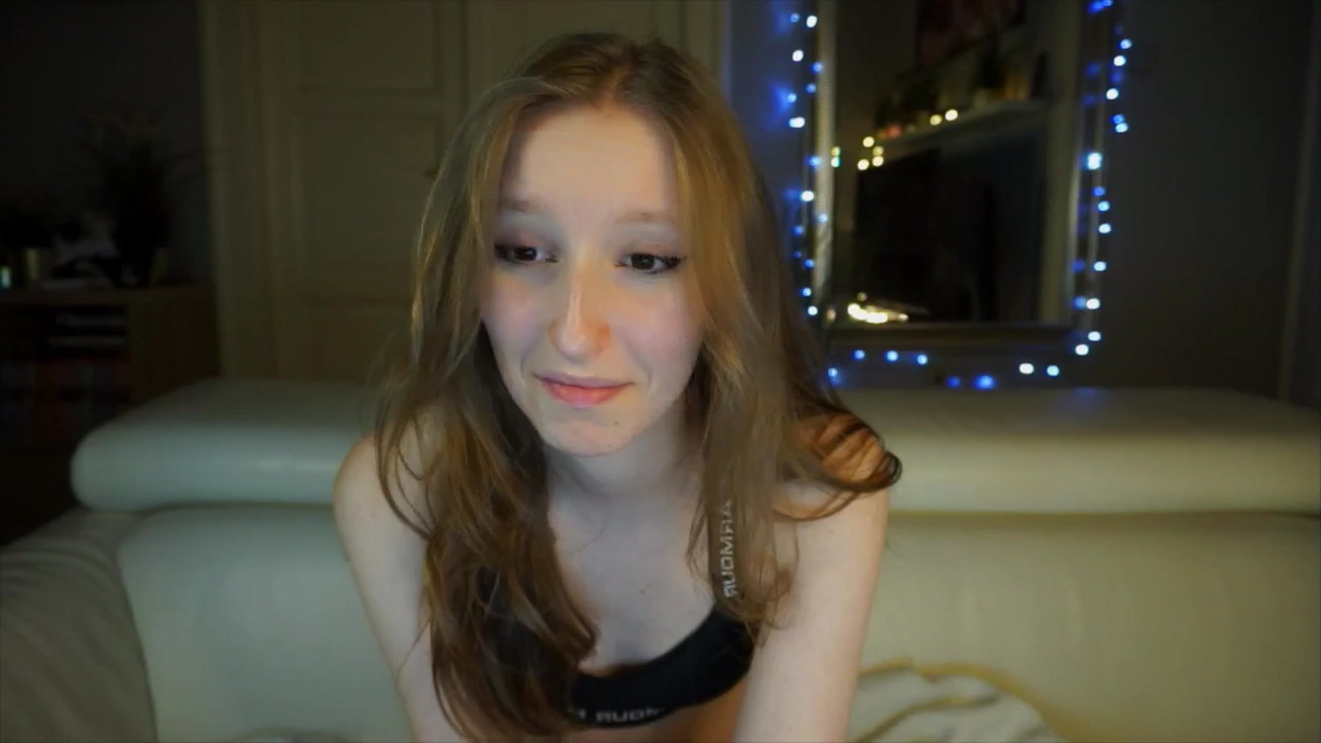 Gallery image thumbnail from Sw33t_g1rl's myfreecams stream on, 04/06/2026, 19:11 image 8 of 20