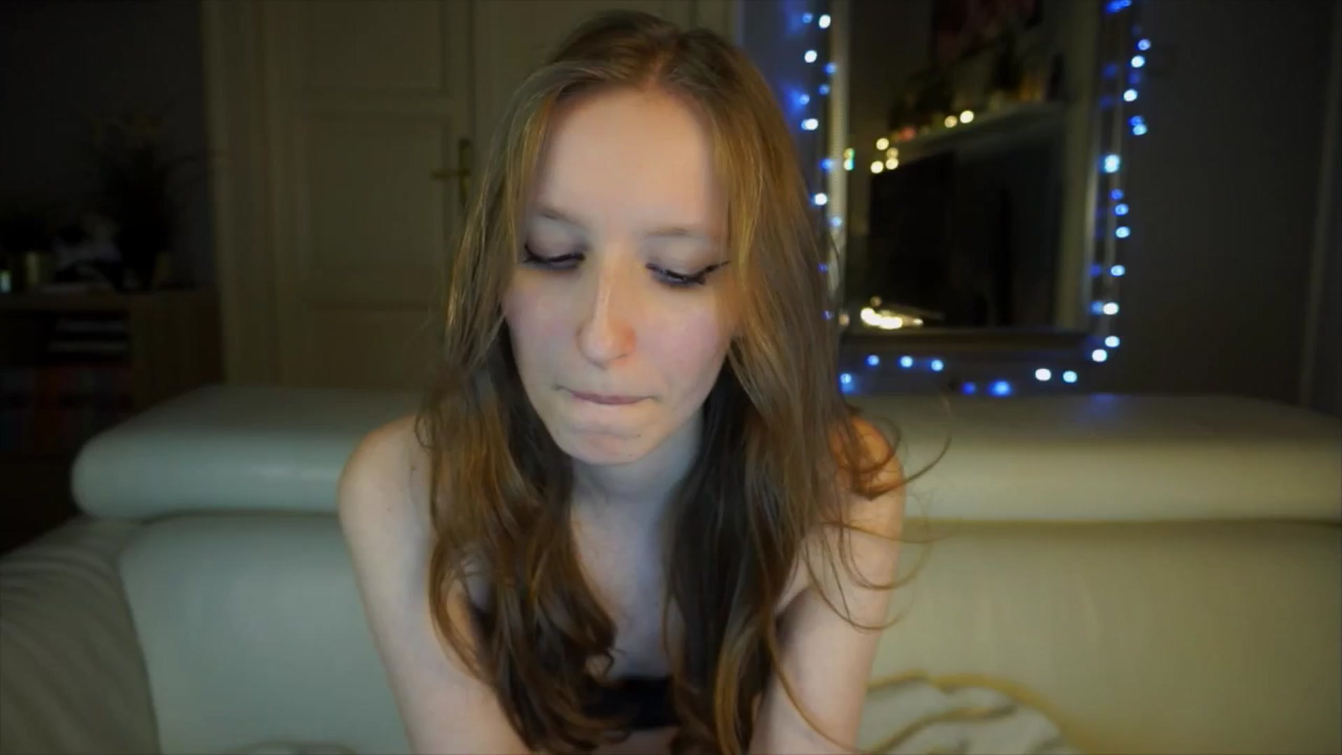 Gallery image thumbnail from Sw33t_g1rl's myfreecams stream on, 04/06/2026, 19:11 image 4 of 20