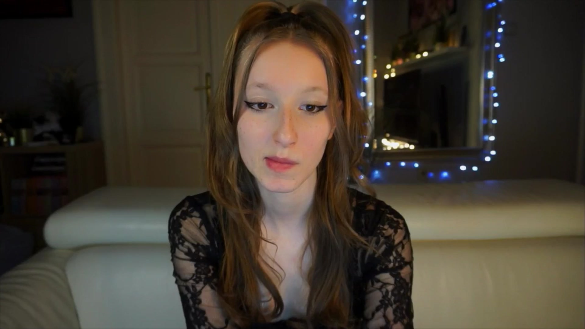 Gallery image thumbnail from Sw33t_g1rl's myfreecams stream on, 04/08/2026, 19:50 image 2 of 20