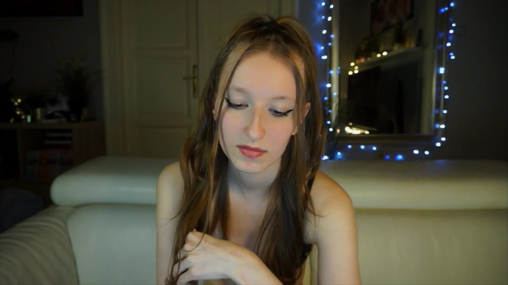 Gallery image thumbnail from Sw33t_g1rl's myfreecams stream on, 04/08/2026, 21:22 image 7 of 20