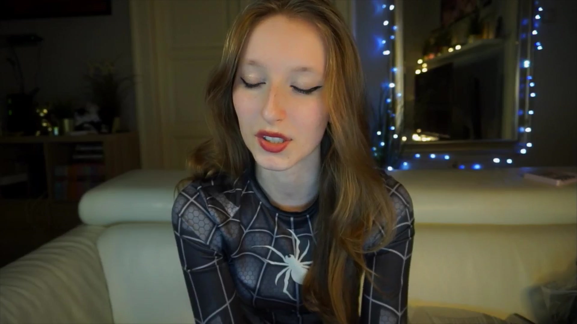Gallery image thumbnail from Sw33t_g1rl's myfreecams stream on, 04/08/2026, 21:22 image 16 of 20