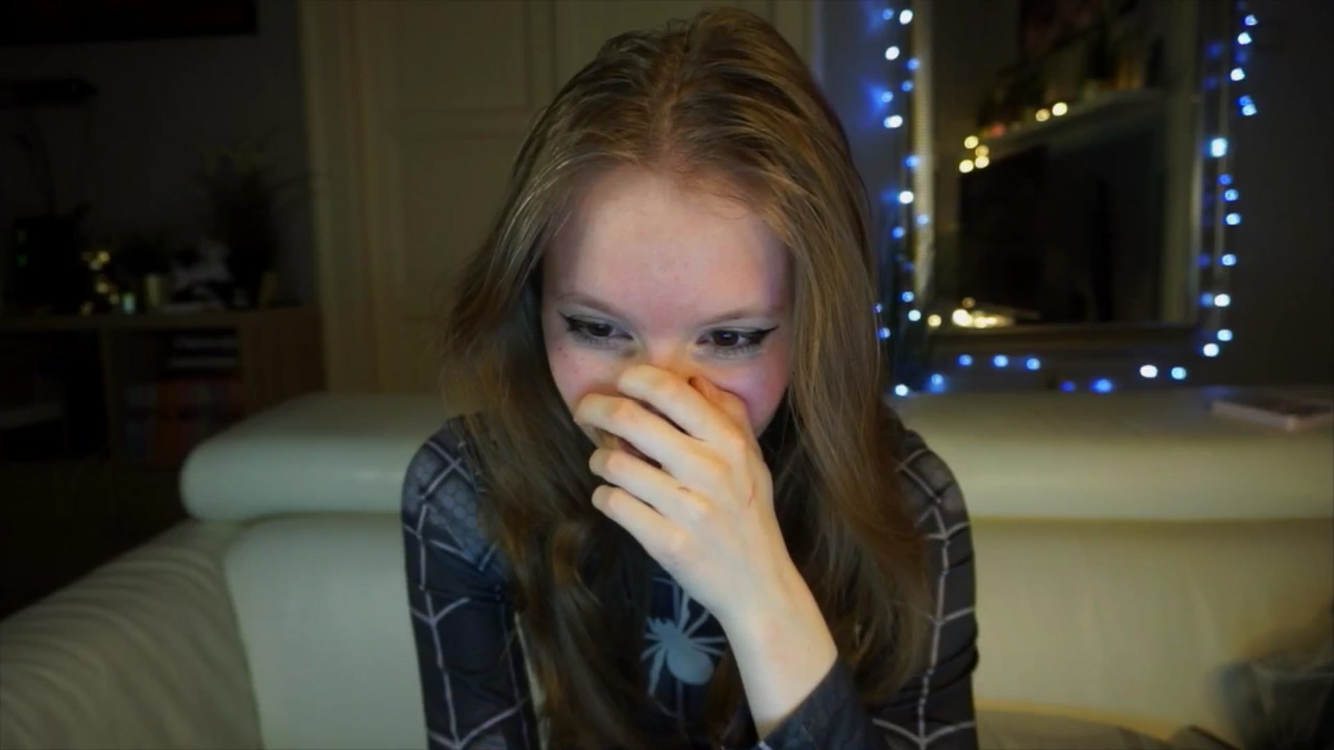 Gallery image thumbnail from Sw33t_g1rl's myfreecams stream on, 04/08/2026, 21:22 image 18 of 20