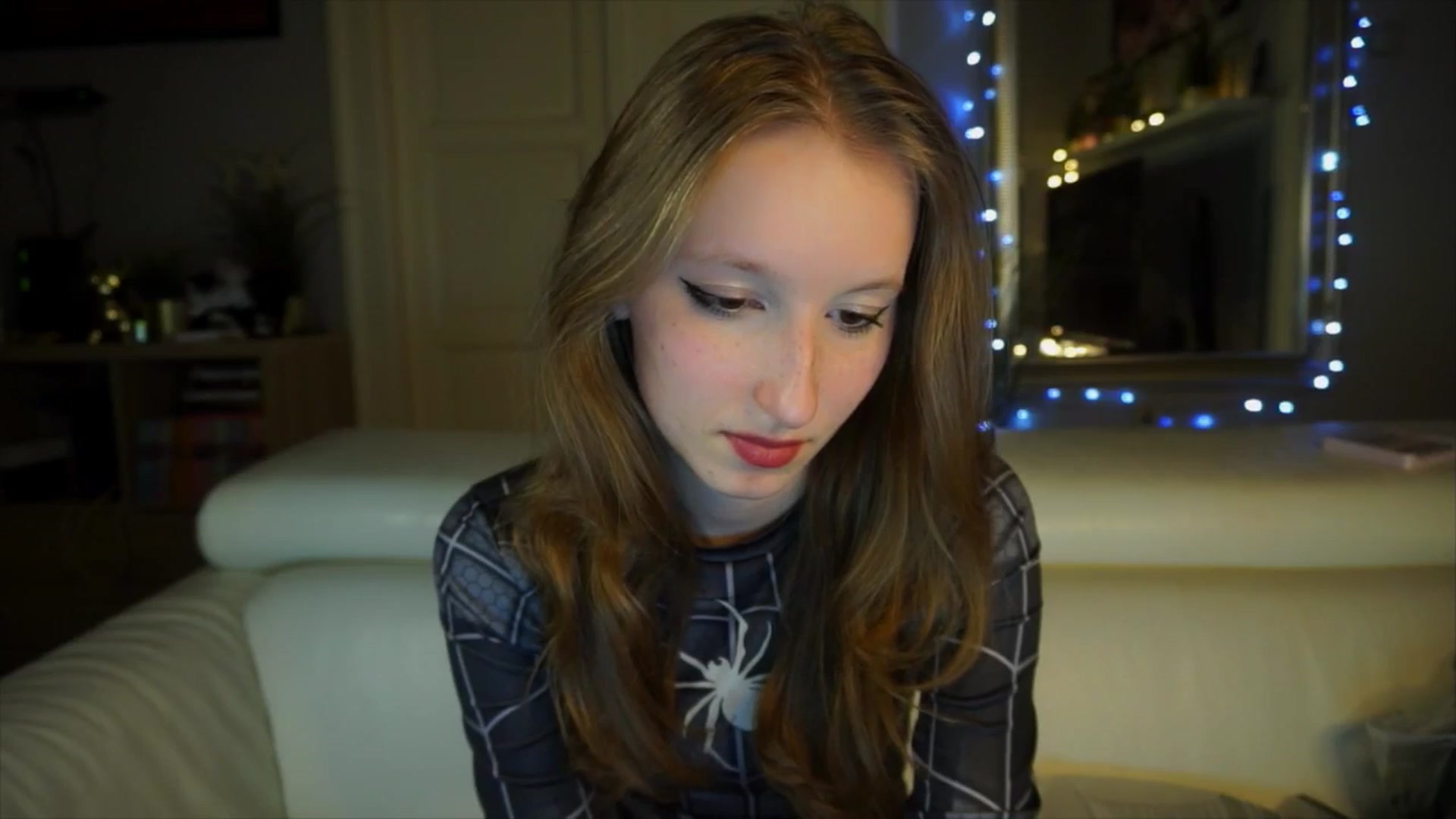 Gallery image thumbnail from Sw33t_g1rl's myfreecams stream on, 04/08/2026, 21:22 image 19 of 20