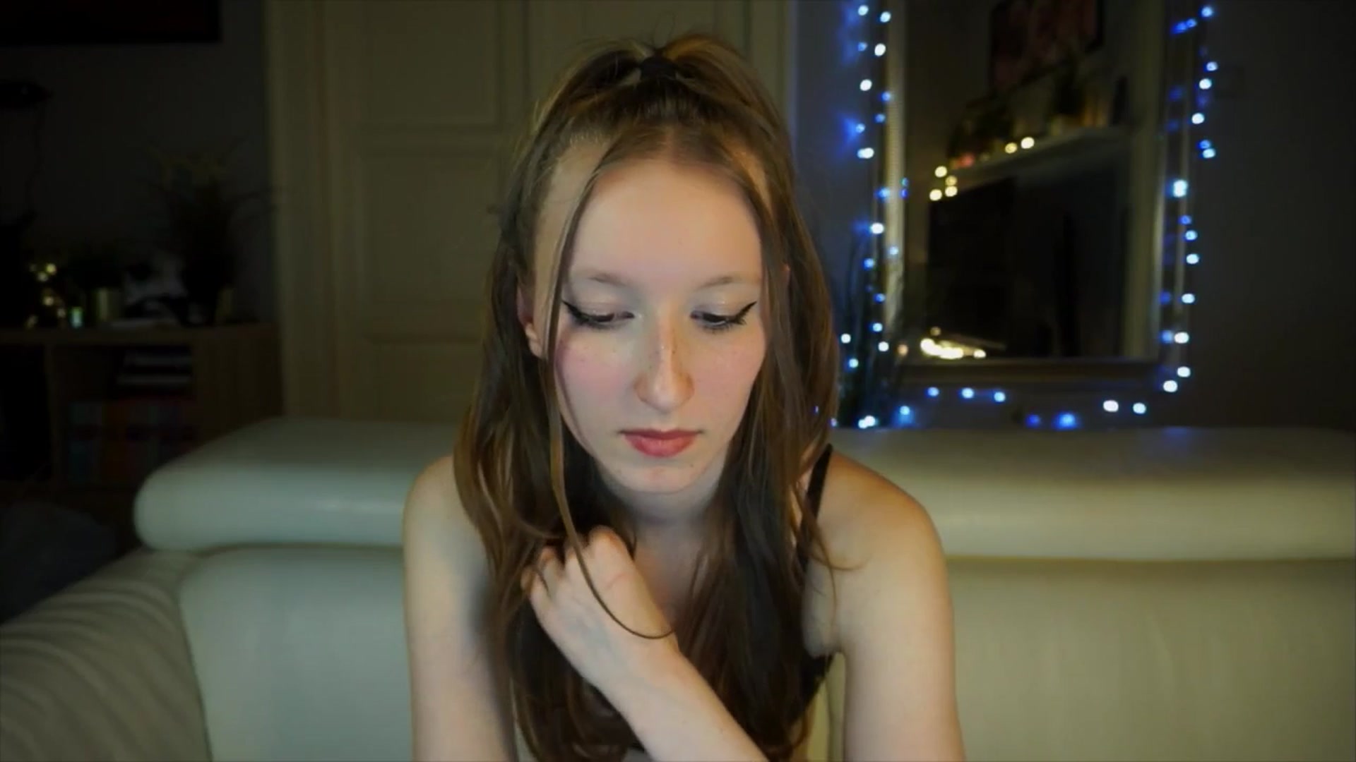 Gallery image thumbnail from Sw33t_g1rl's myfreecams stream on, 04/08/2026, 21:22 image 6 of 20