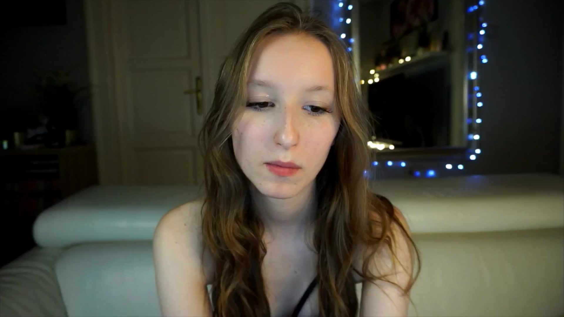 Gallery image thumbnail from Sw33t_g1rl's myfreecams stream on, 04/10/2026, 21:00 image 14 of 20