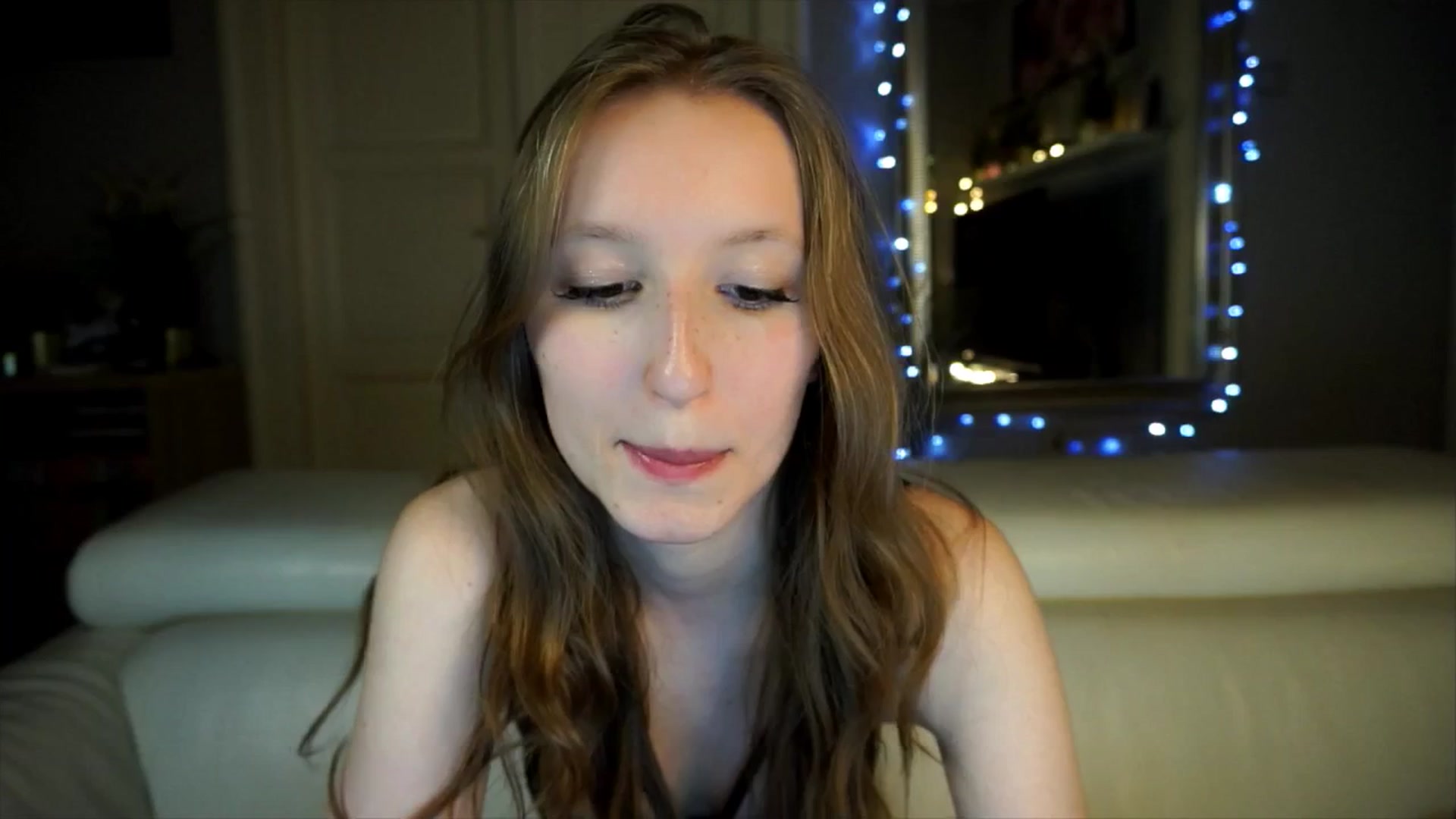Gallery image thumbnail from Sw33t_g1rl's myfreecams stream on, 04/10/2026, 21:00 image 4 of 20