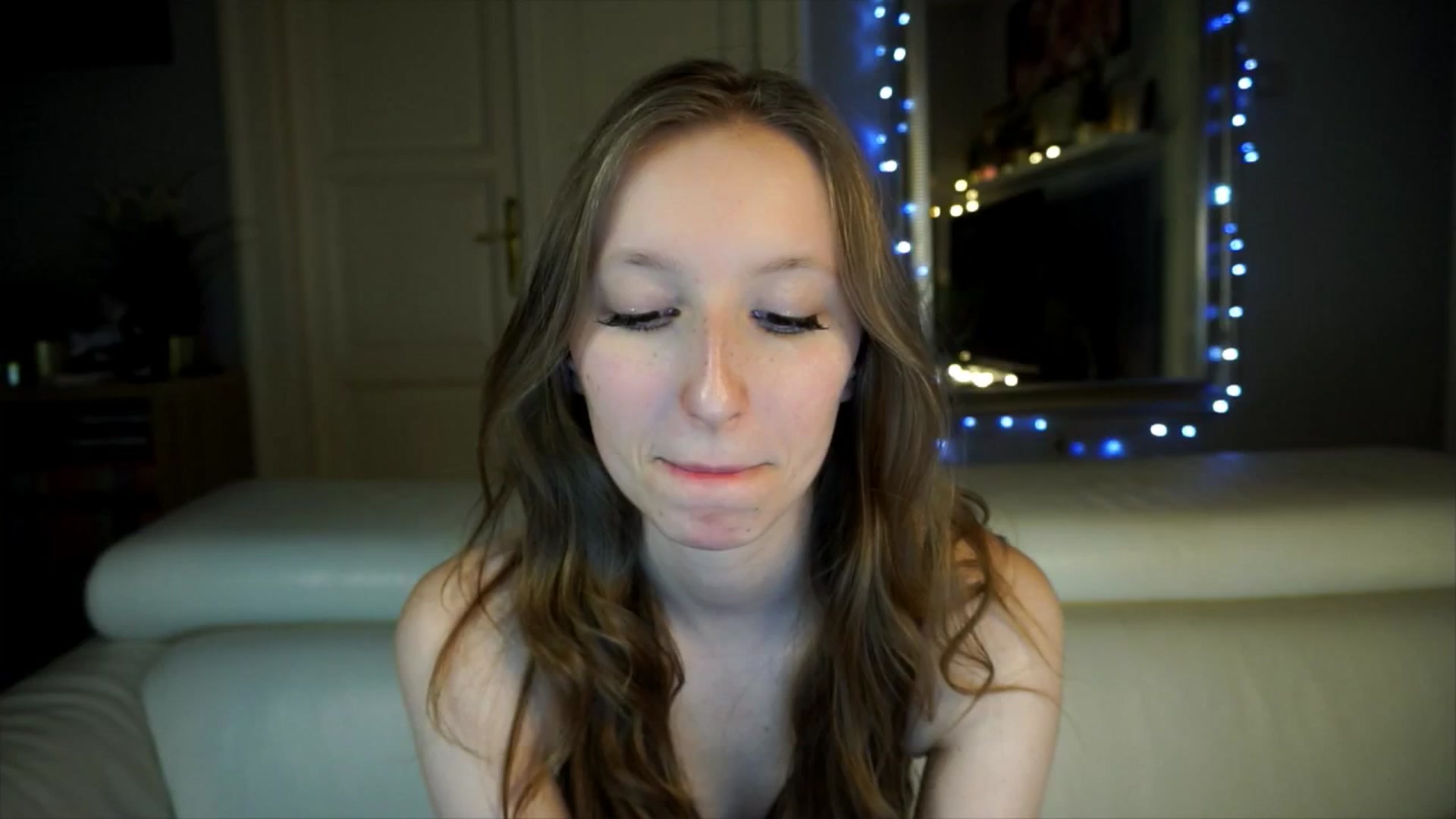 Gallery image thumbnail from Sw33t_g1rl's myfreecams stream on, 04/10/2026, 21:00 image 19 of 20