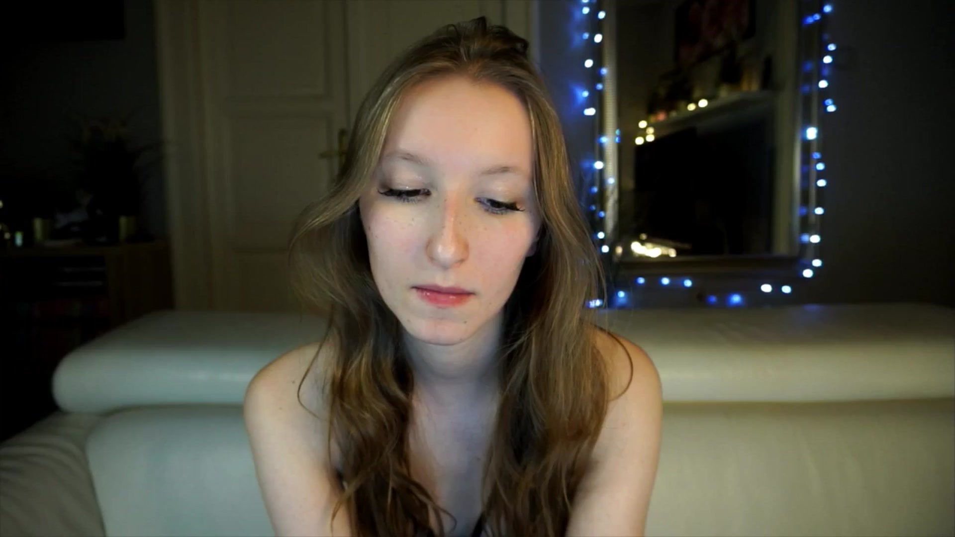 Gallery image thumbnail from Sw33t_g1rl's myfreecams stream on, 04/10/2026, 21:00 image 9 of 20