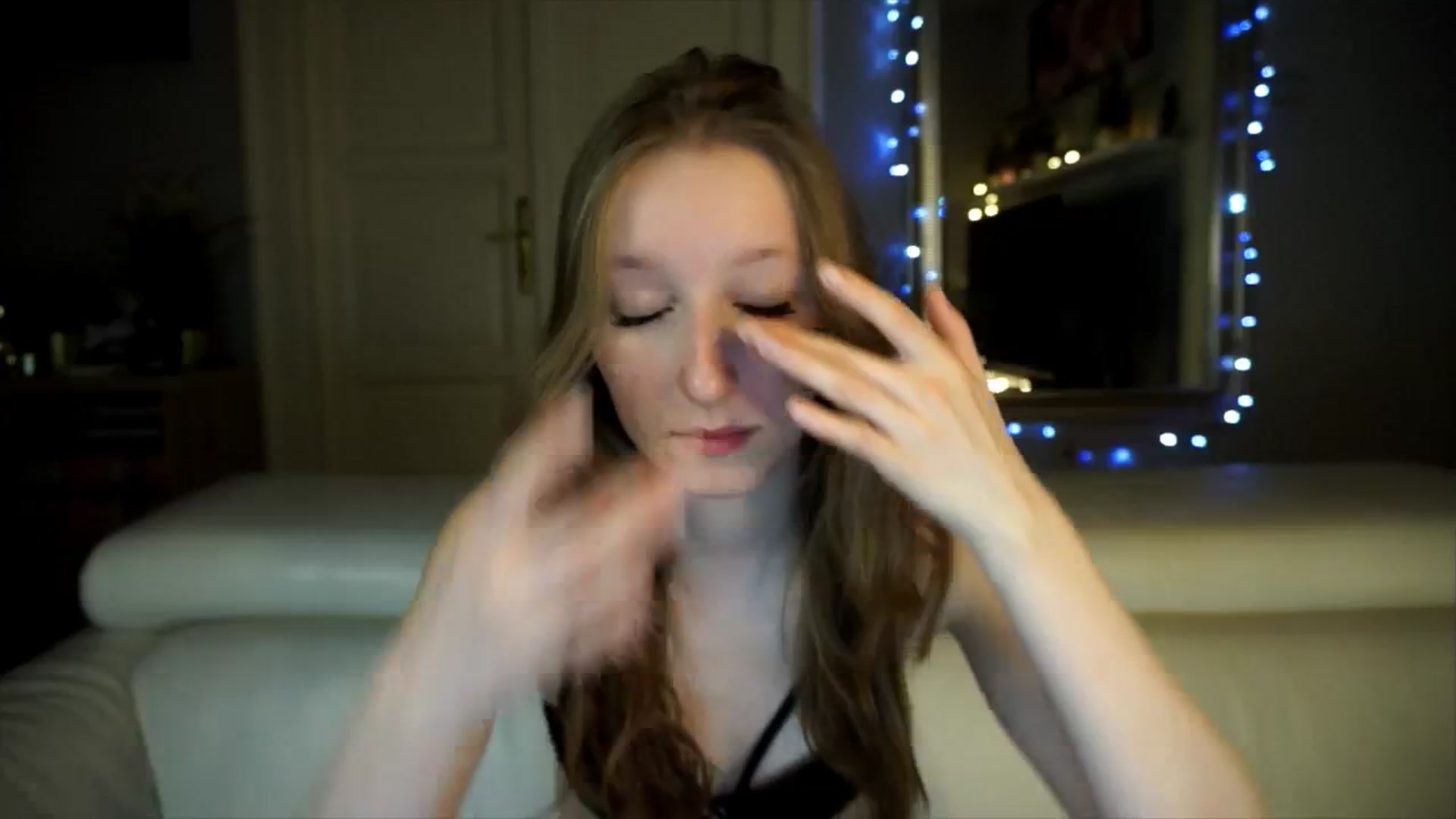 Gallery image thumbnail from Sw33t_g1rl's myfreecams stream on, 04/10/2026, 21:00 image 10 of 20