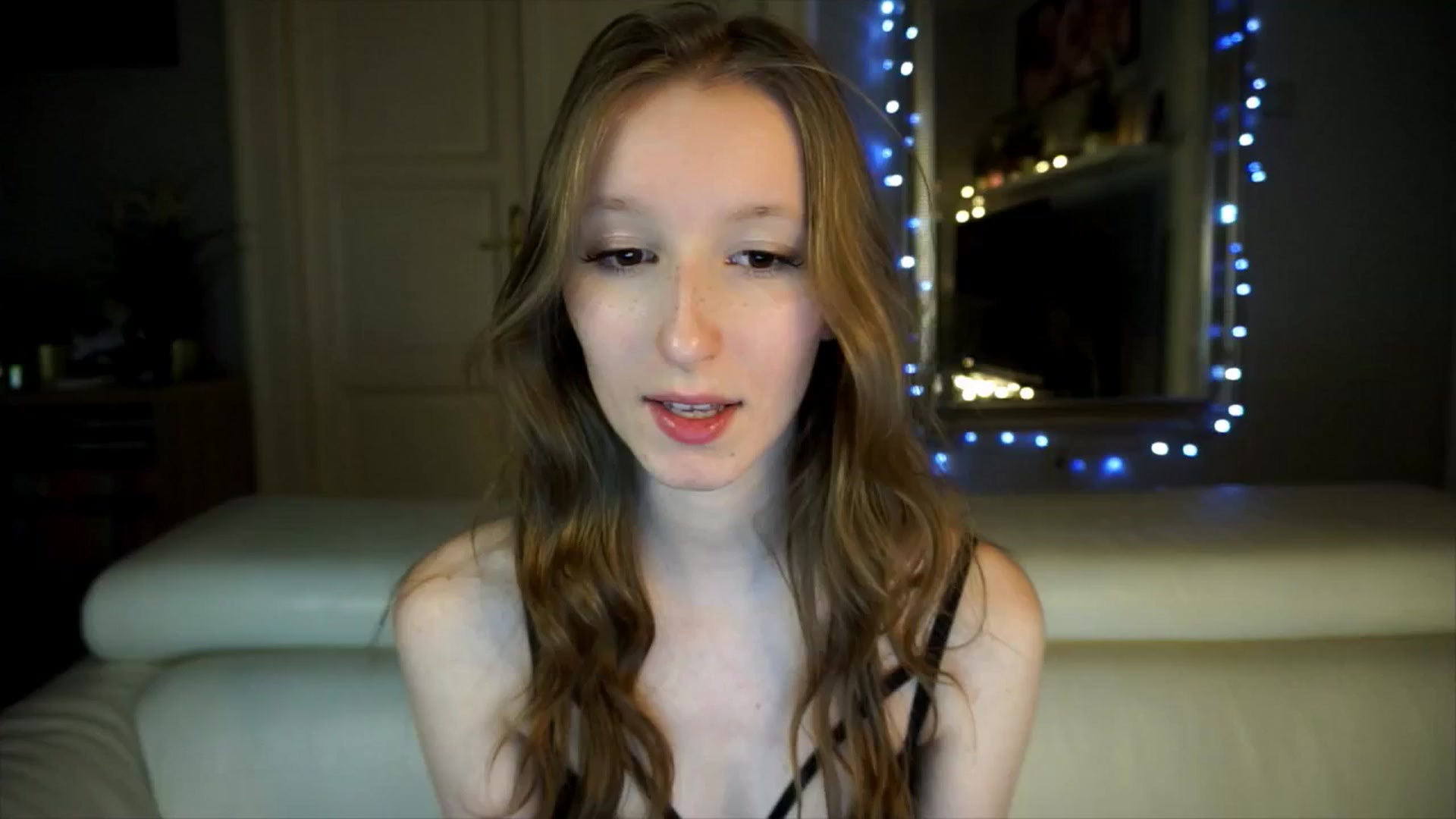 Gallery image thumbnail from Sw33t_g1rl's myfreecams stream on, 04/10/2026, 21:00 image 2 of 20
