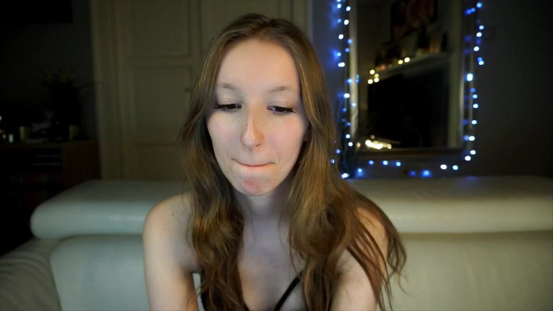 Gallery image thumbnail from Sw33t_g1rl's myfreecams stream on, 04/10/2026, 21:00 image 8 of 20