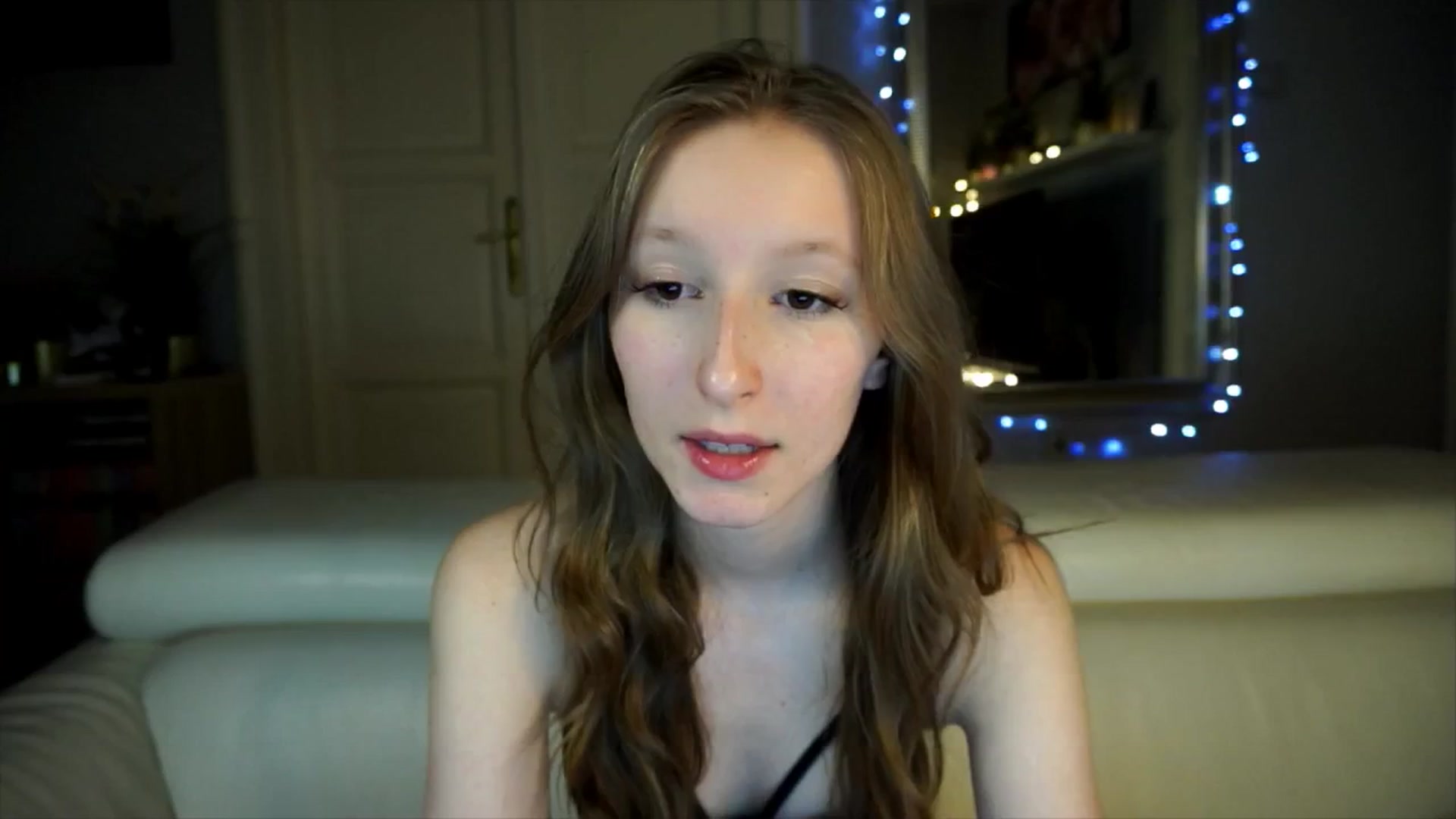 Gallery image thumbnail from Sw33t_g1rl's myfreecams stream on, 04/10/2026, 21:00 image 16 of 20