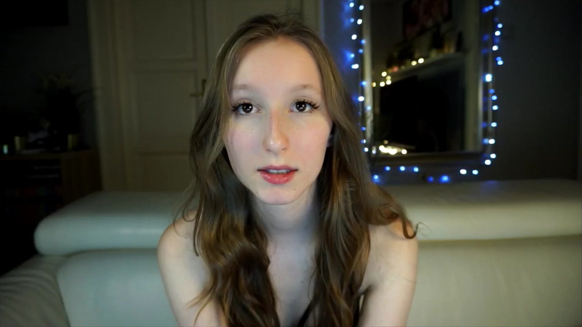 Gallery image thumbnail from Sw33t_g1rl's myfreecams stream on, 04/10/2026, 21:00 image 15 of 20