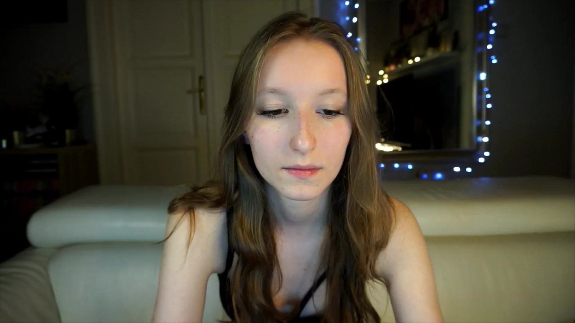 Gallery image thumbnail from Sw33t_g1rl's myfreecams stream on, 04/10/2026, 21:00 image 5 of 20